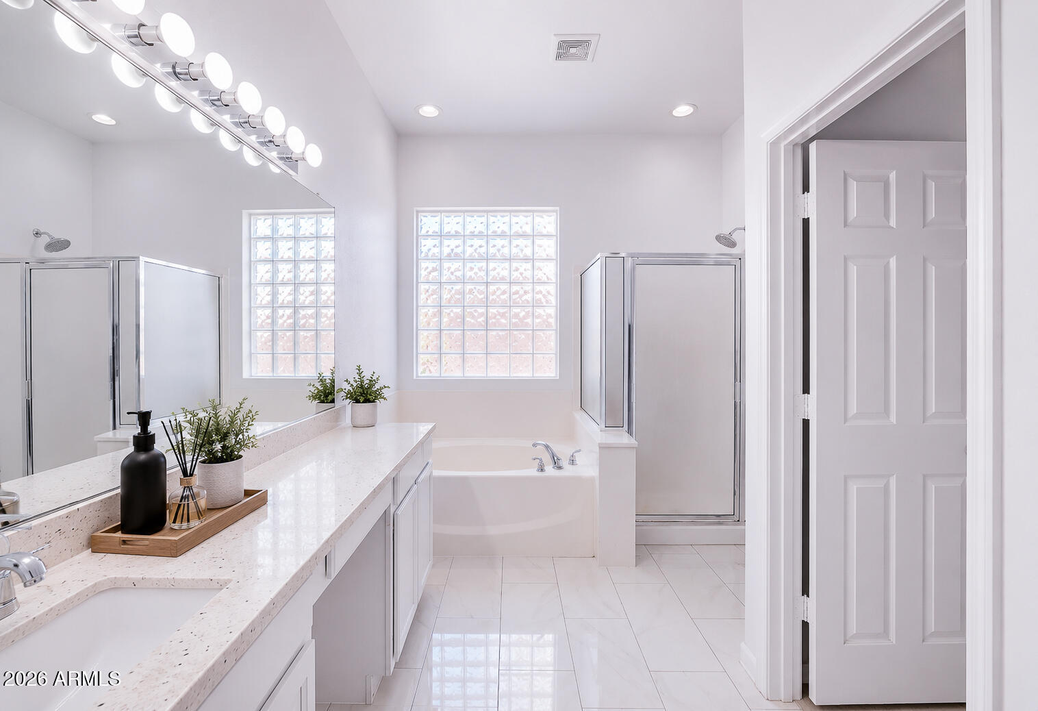 DREAMING SUMMIT UNIT 1 AMD - Residential