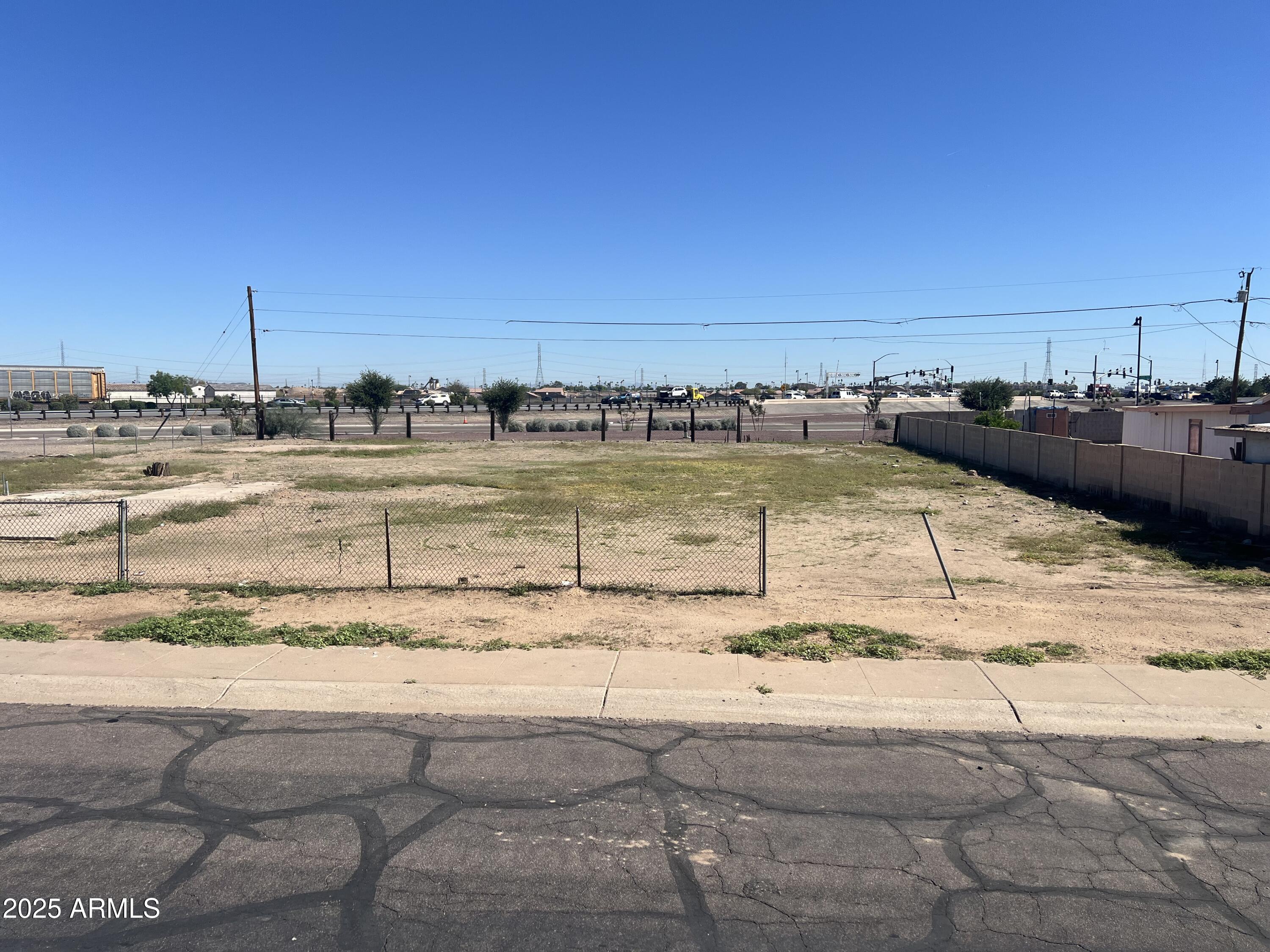 EL MIRAGE - Land