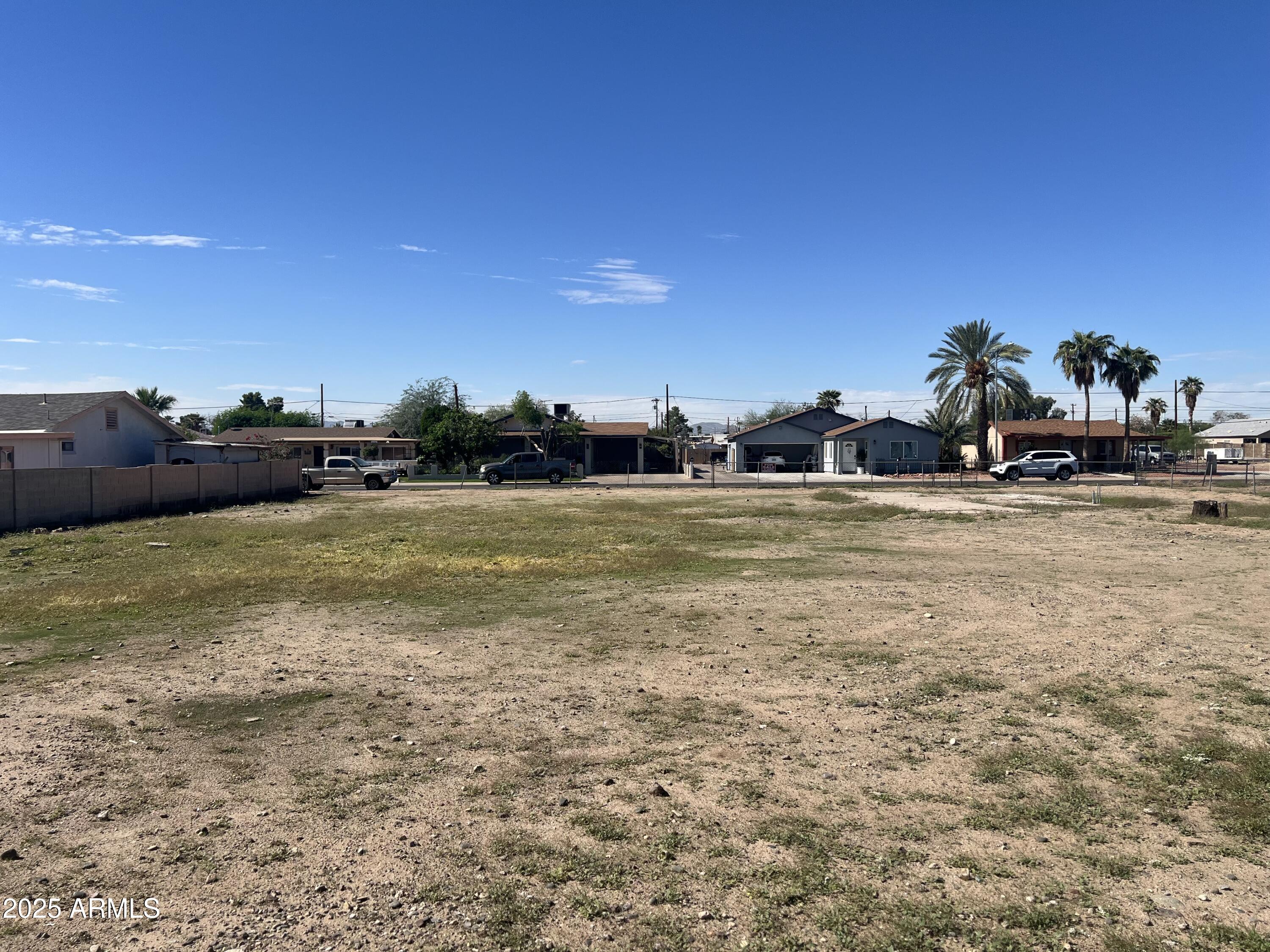 EL MIRAGE - Land