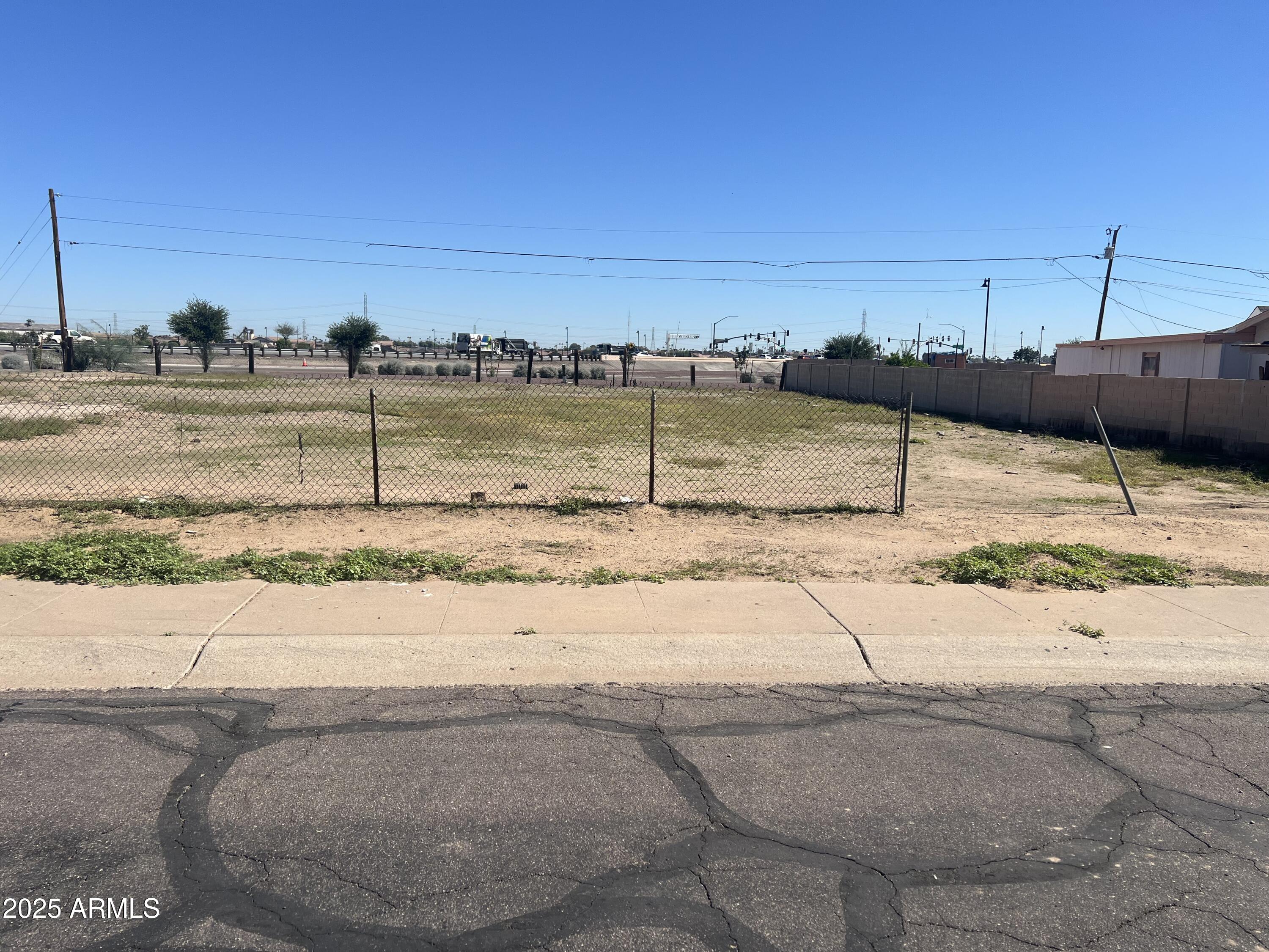 EL MIRAGE - Land