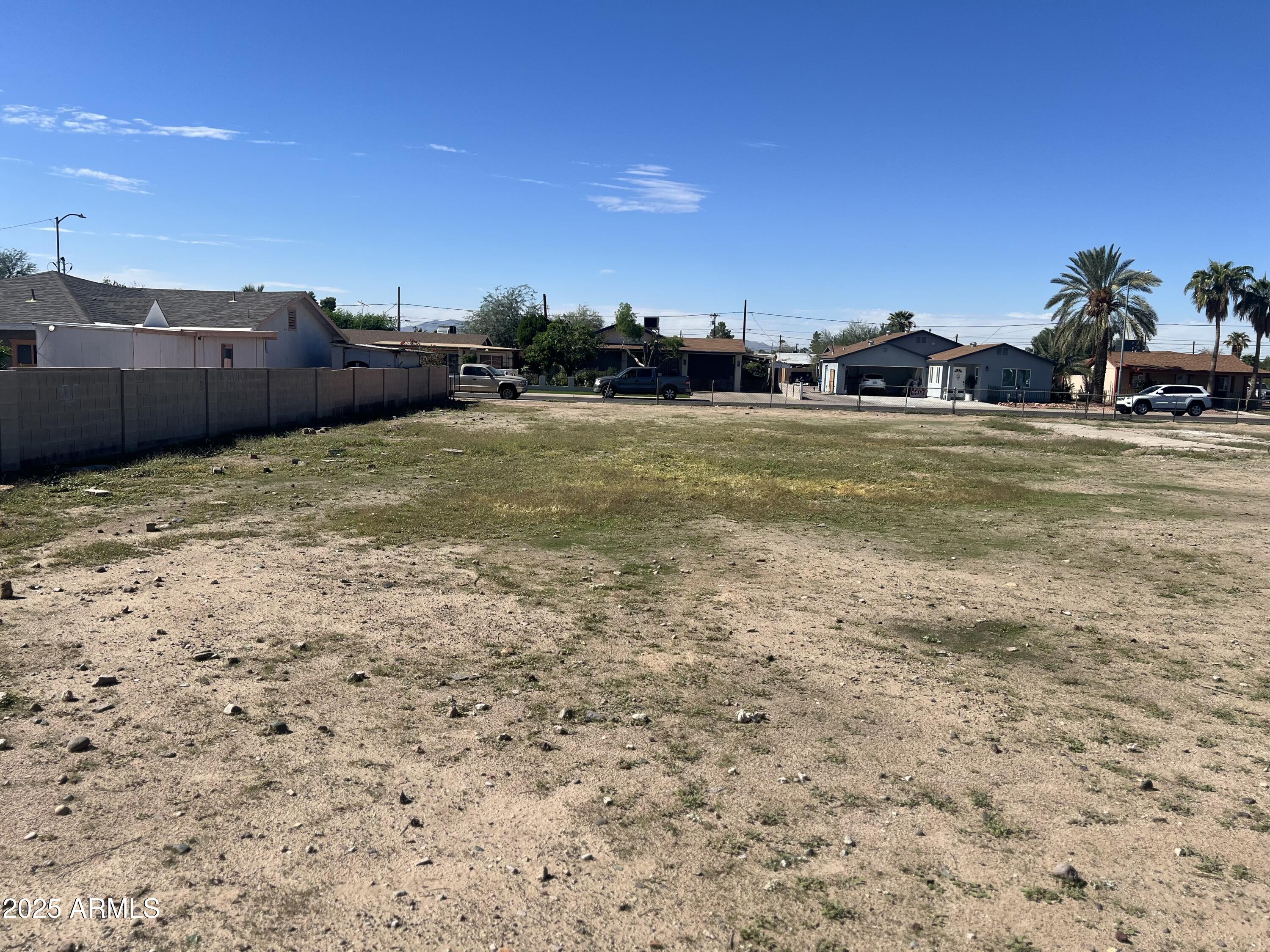 EL MIRAGE - Land