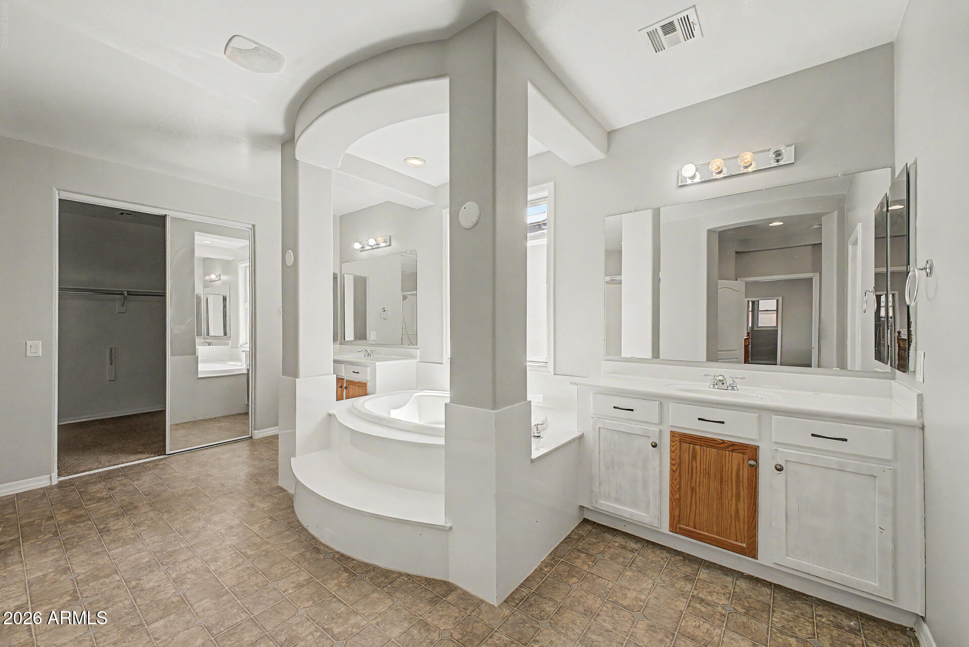 VINEYARD COMMONS - Residential