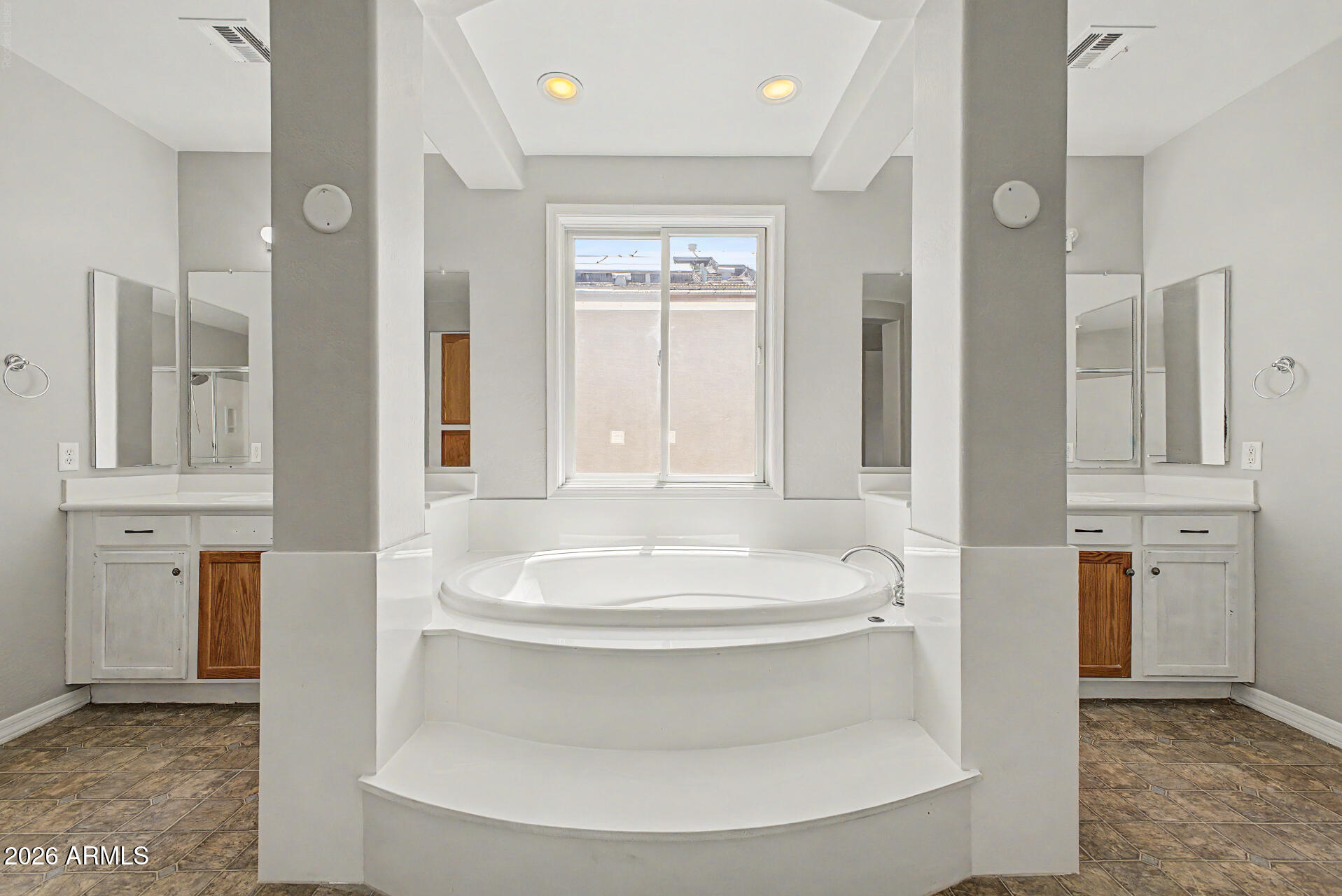 VINEYARD COMMONS - Residential