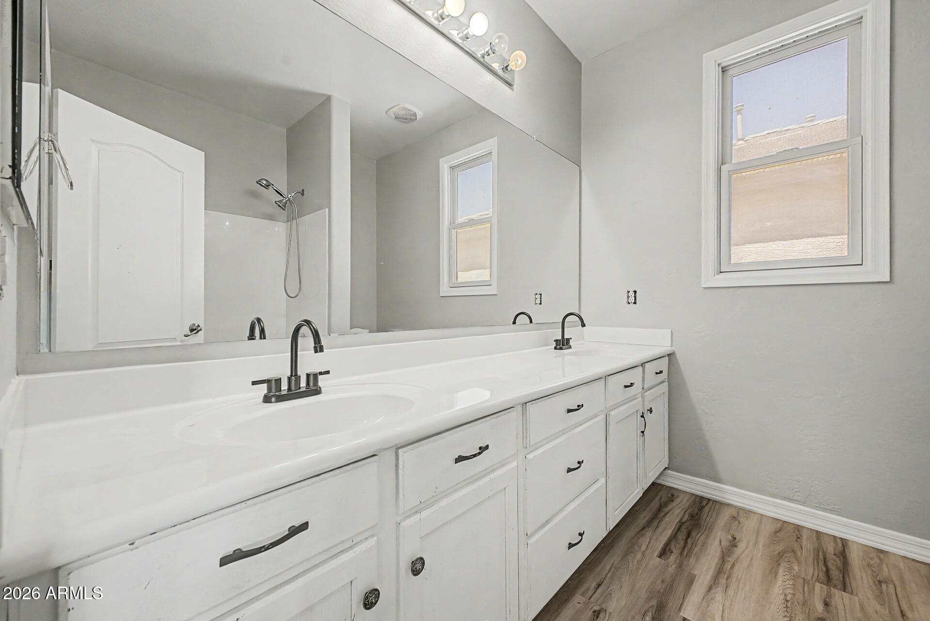 VINEYARD COMMONS - Residential