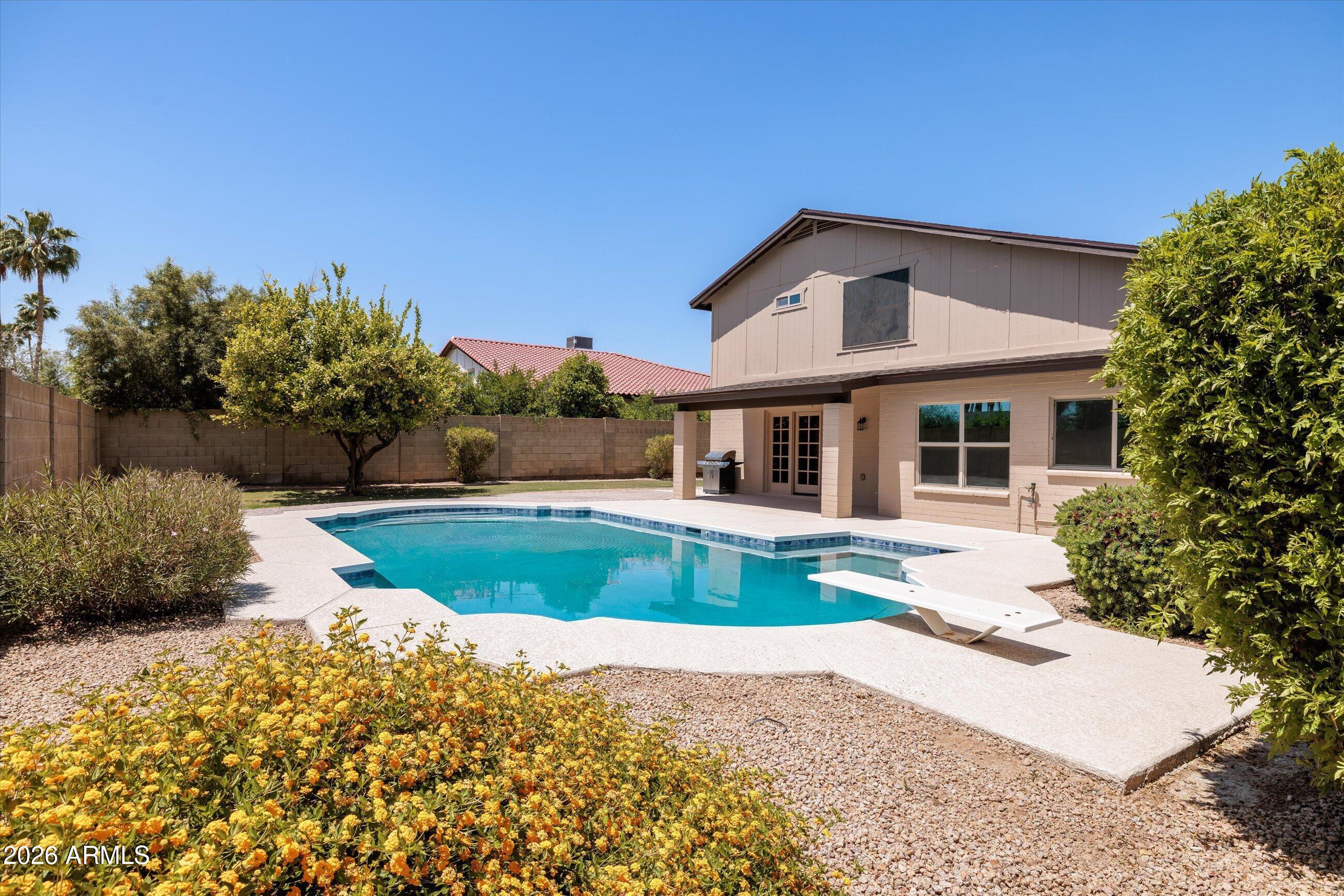 SPANISH WELLS - Residential
