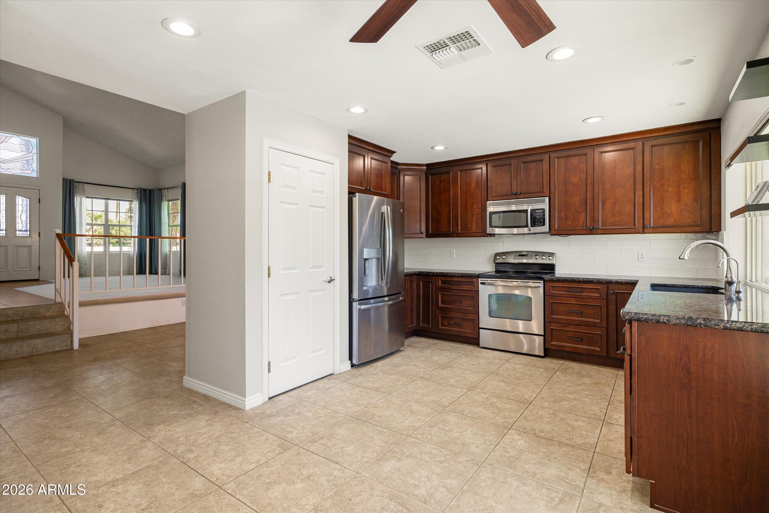 SPANISH WELLS - Residential