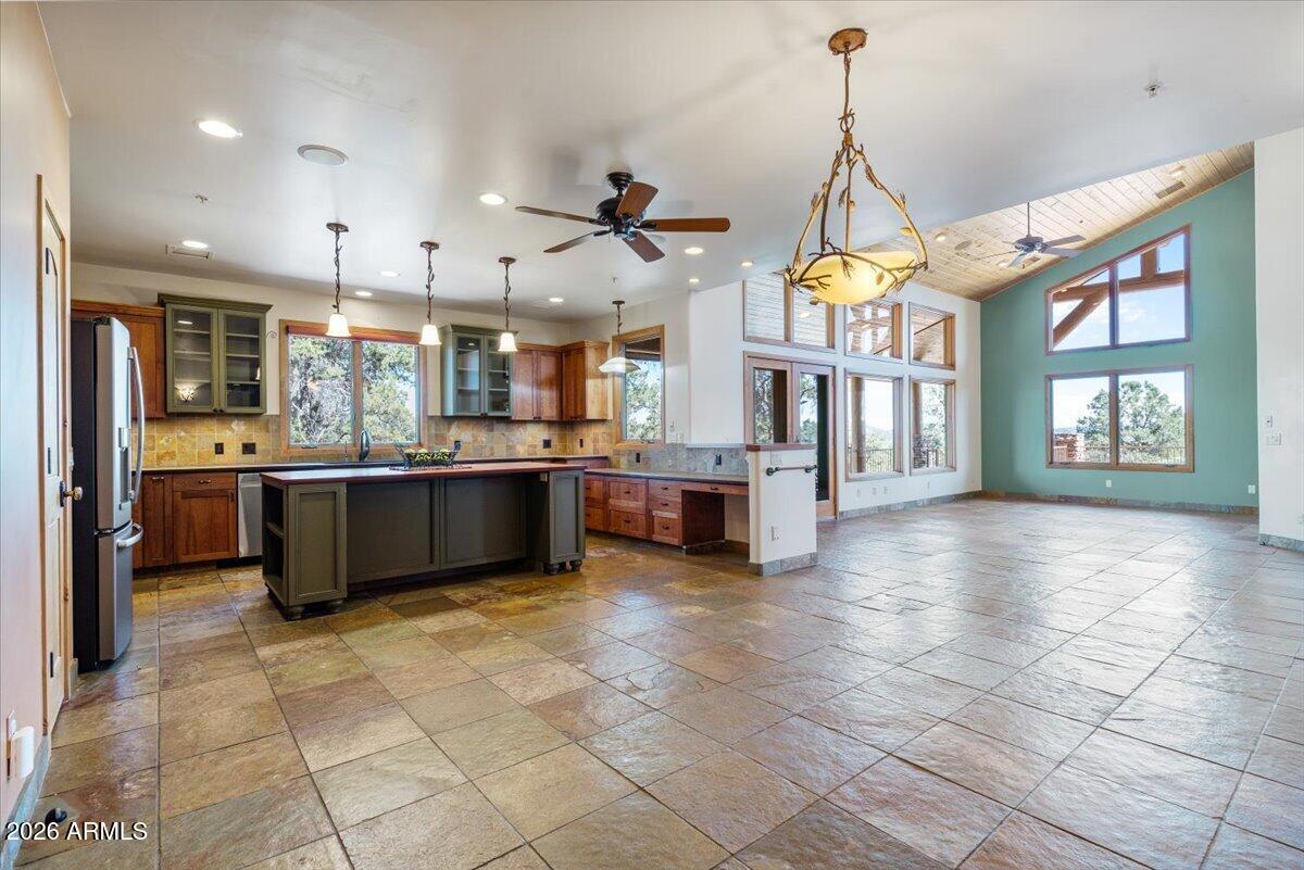 THE WOODS PAYSON - Residential