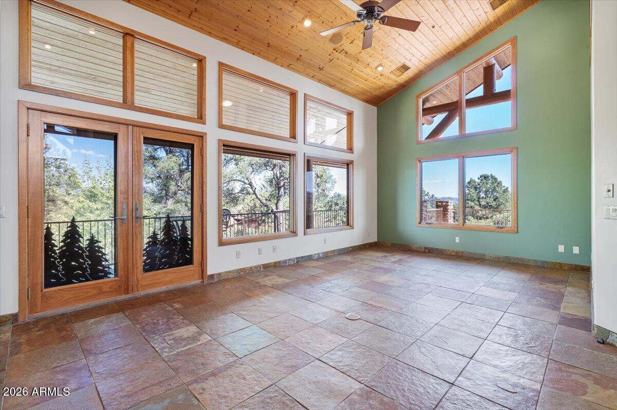 THE WOODS PAYSON - Residential