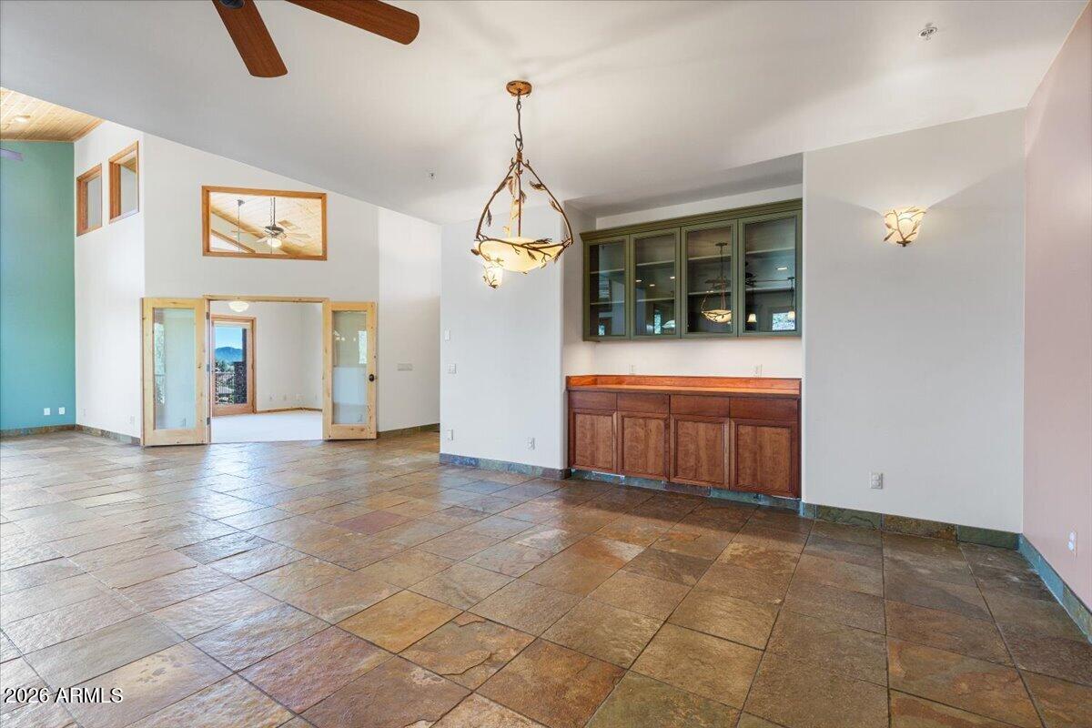 THE WOODS PAYSON - Residential