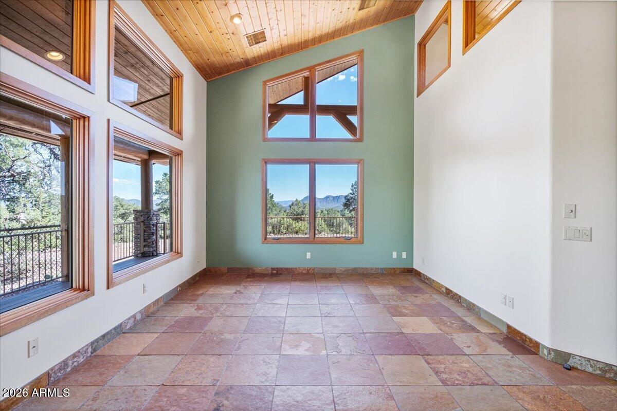 THE WOODS PAYSON - Residential