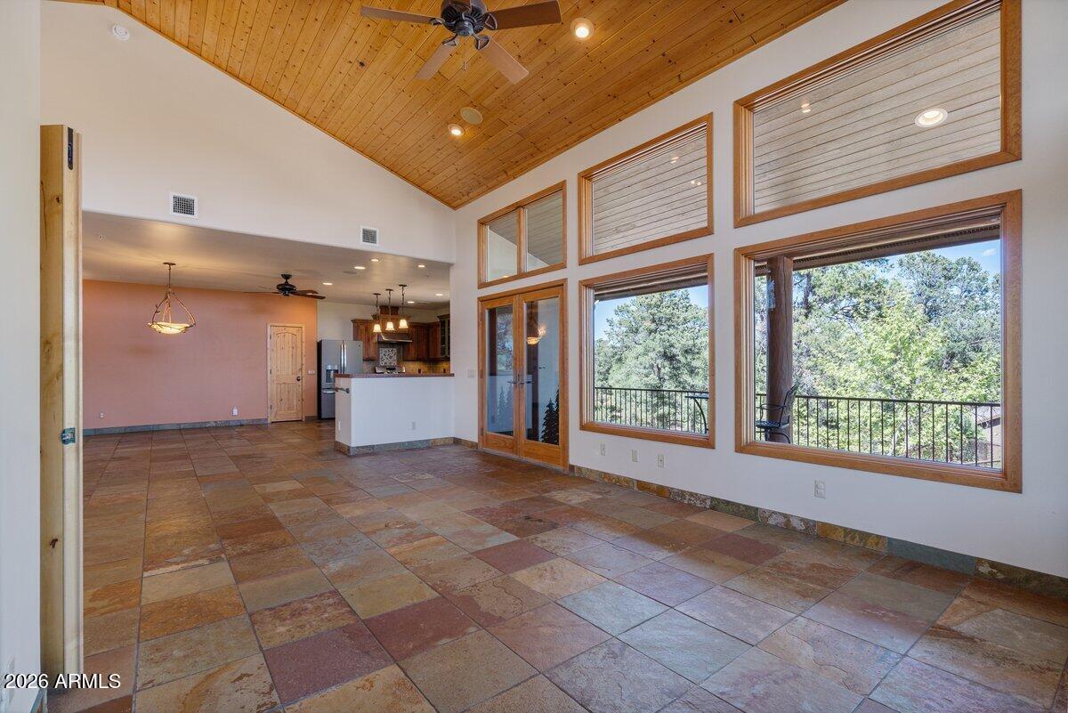 THE WOODS PAYSON - Residential