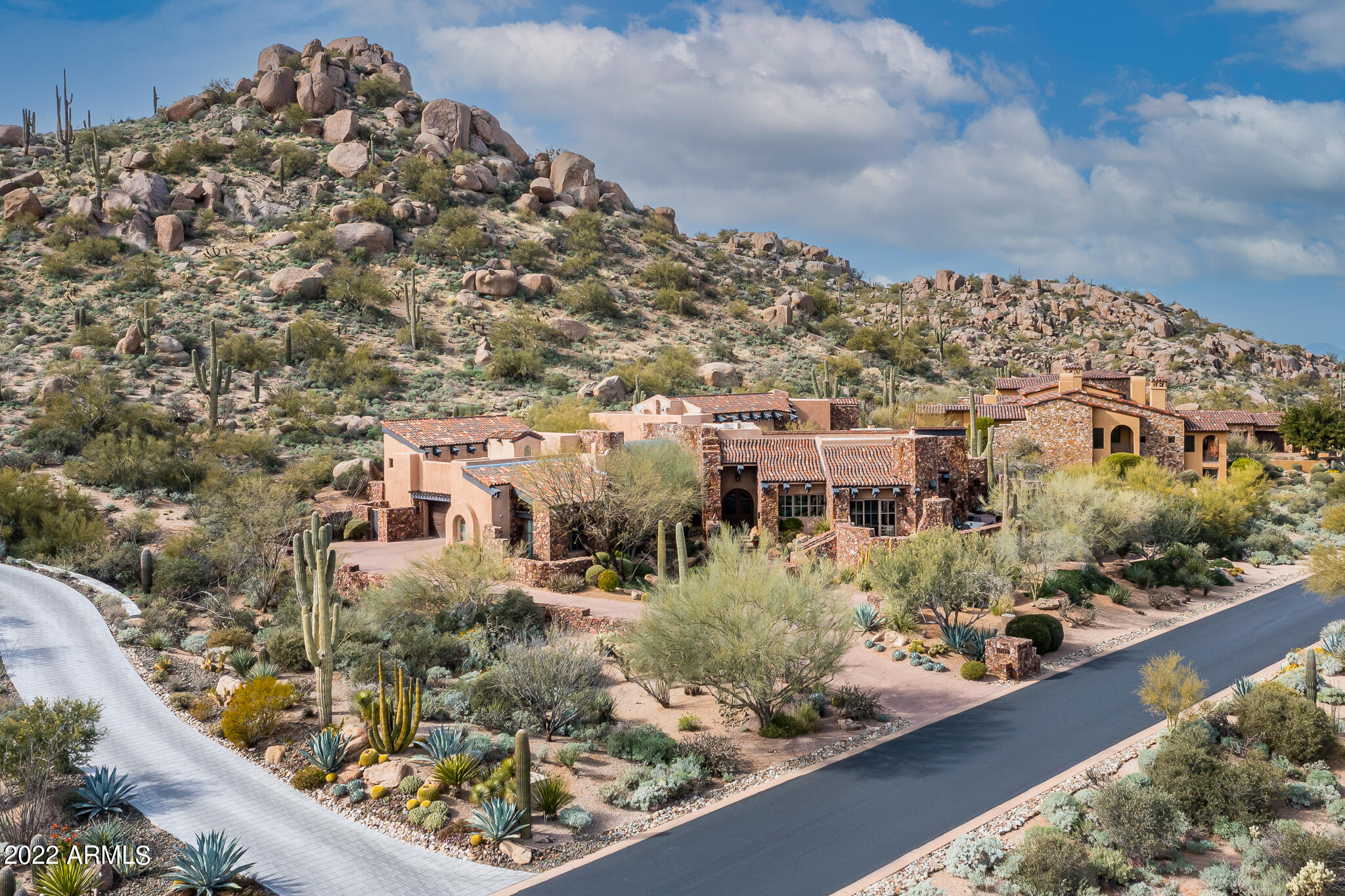 ESTANCIA - Residential