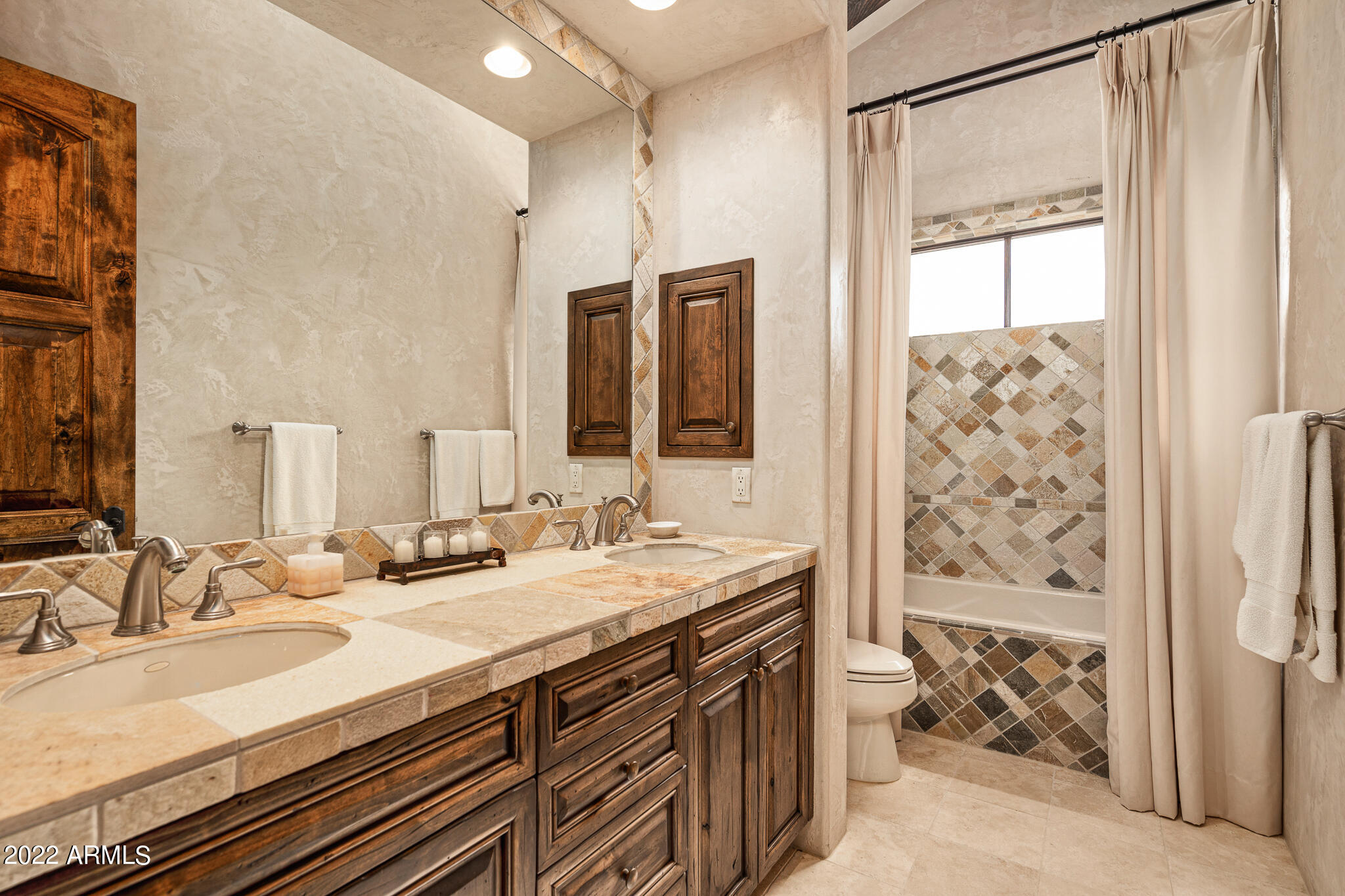 ESTANCIA - Residential