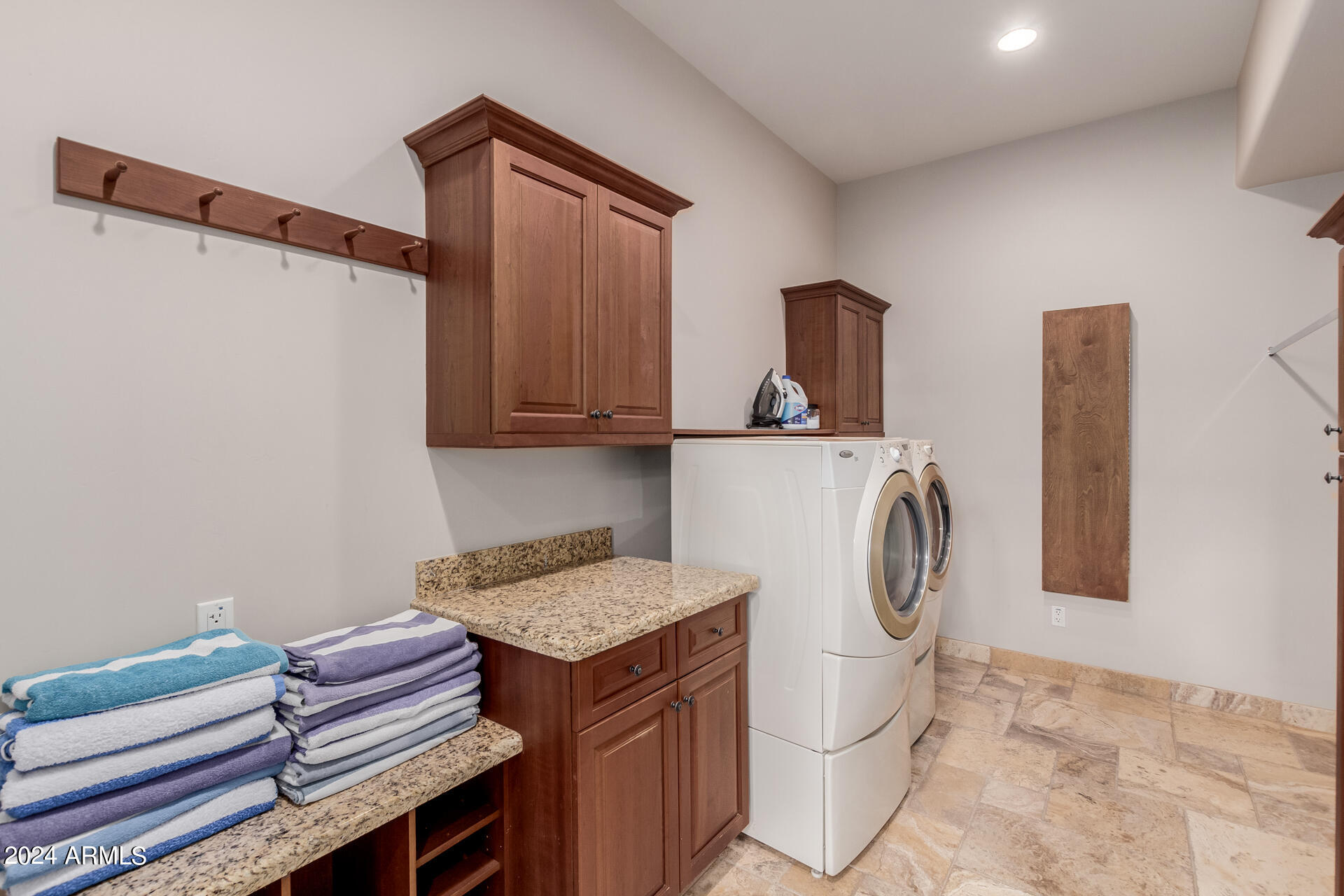 SUNBURST FARMS EAST 6 - Residential