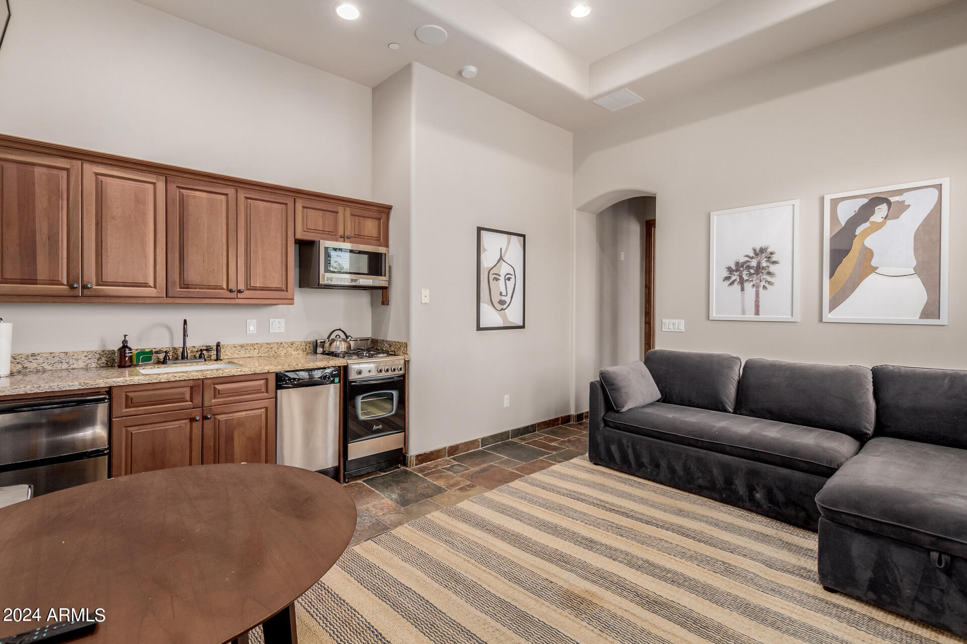 SUNBURST FARMS EAST 6 - Residential
