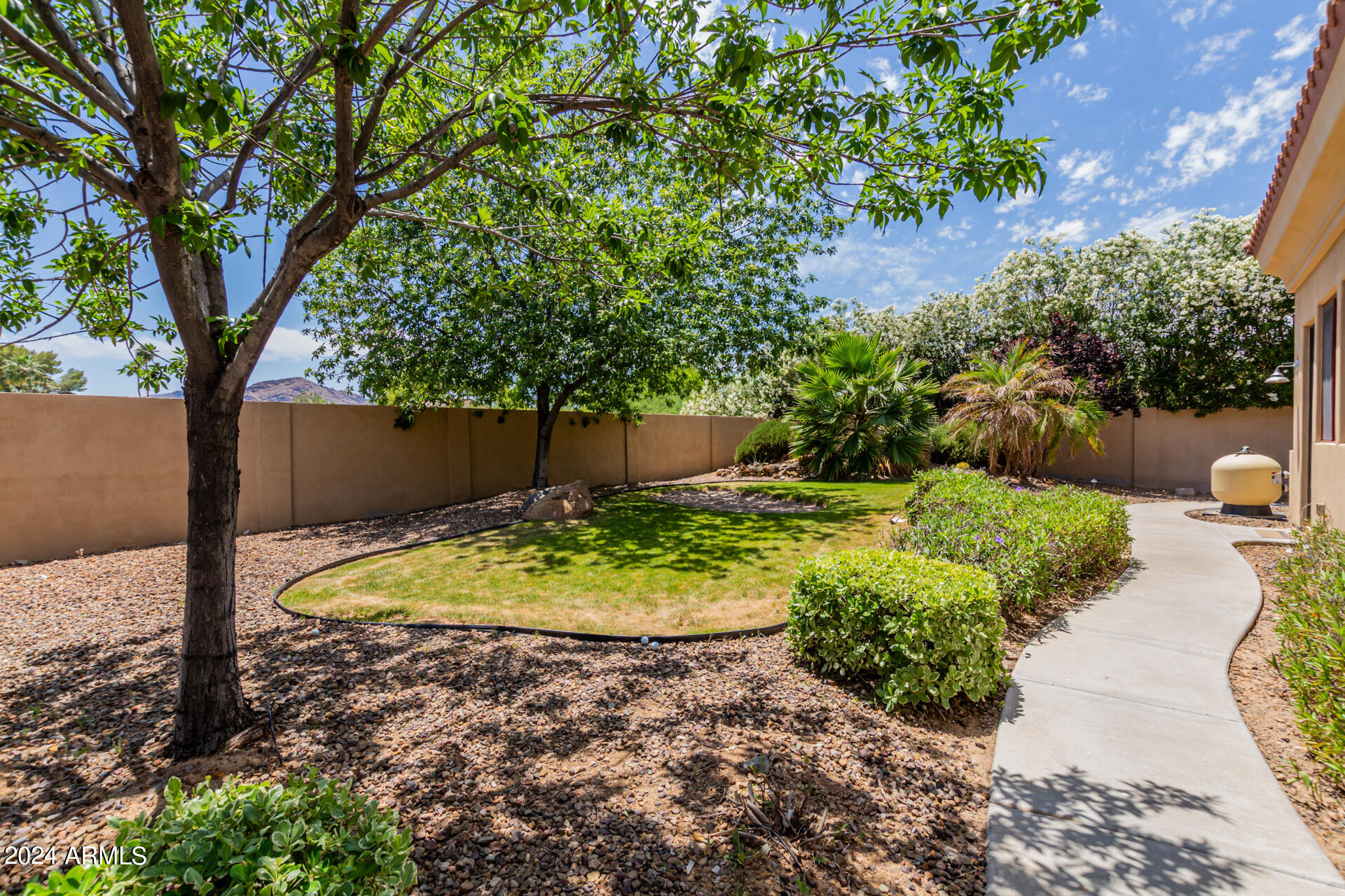 SUNBURST FARMS EAST 6 - Residential