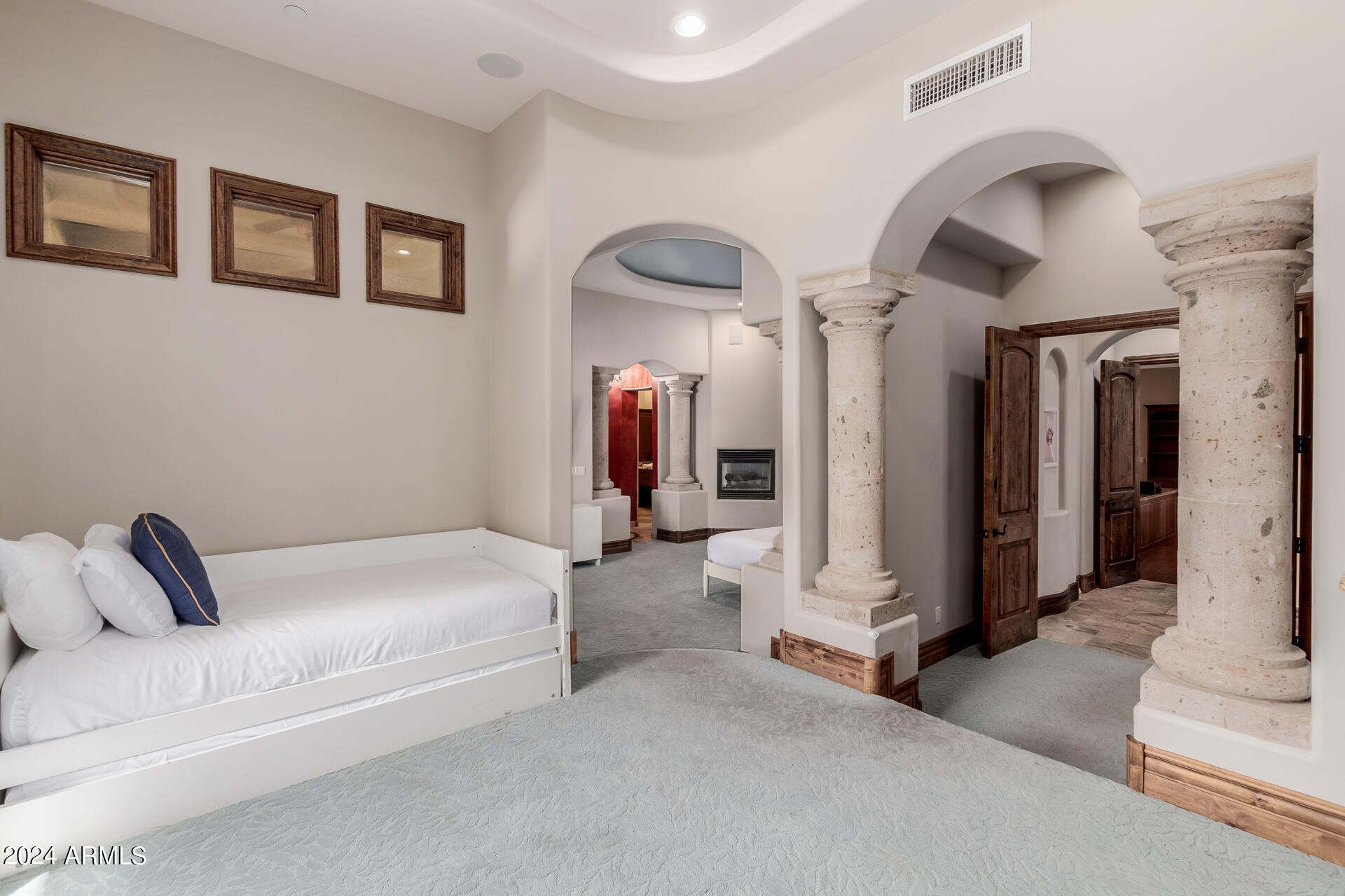 SUNBURST FARMS EAST 6 - Residential