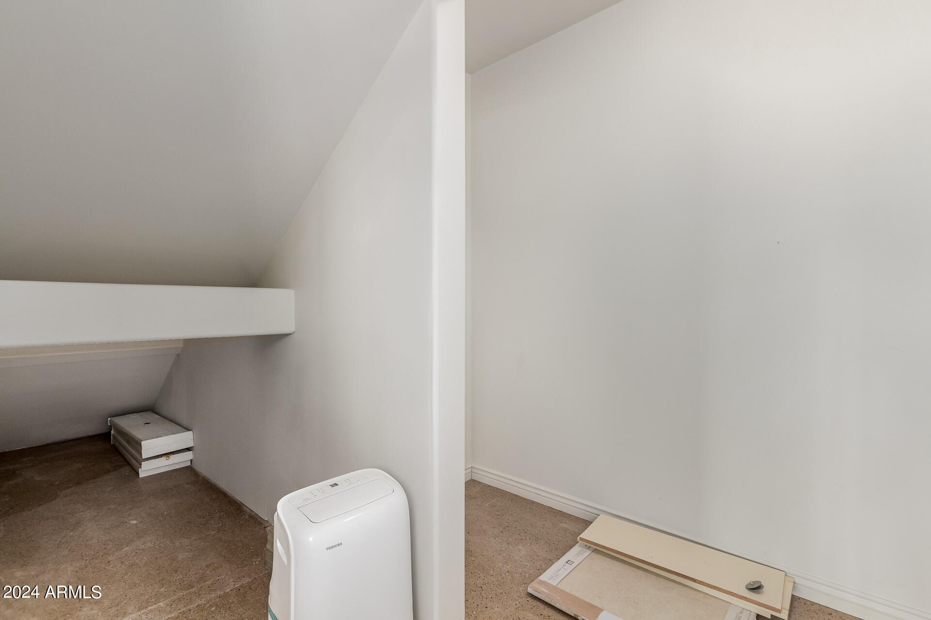 SUNBURST FARMS EAST 6 - Residential