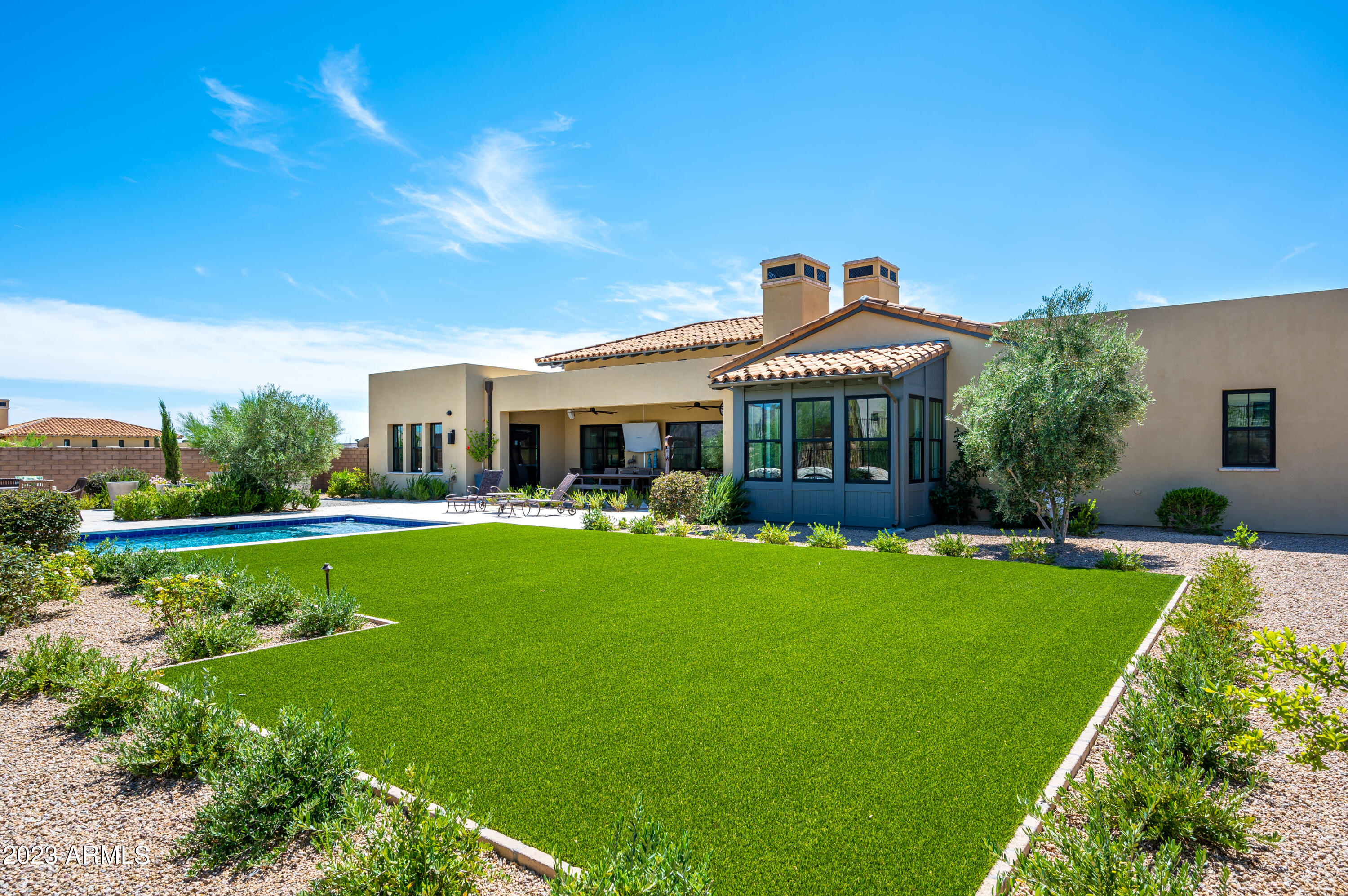 WHITE HORSE - Residential