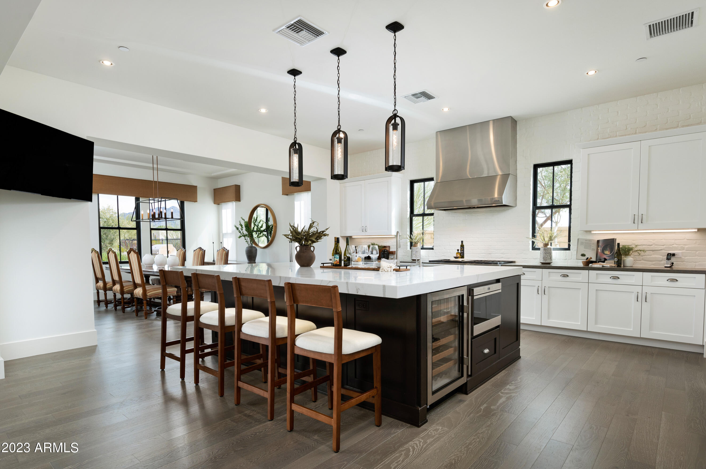 WHITE HORSE - Residential