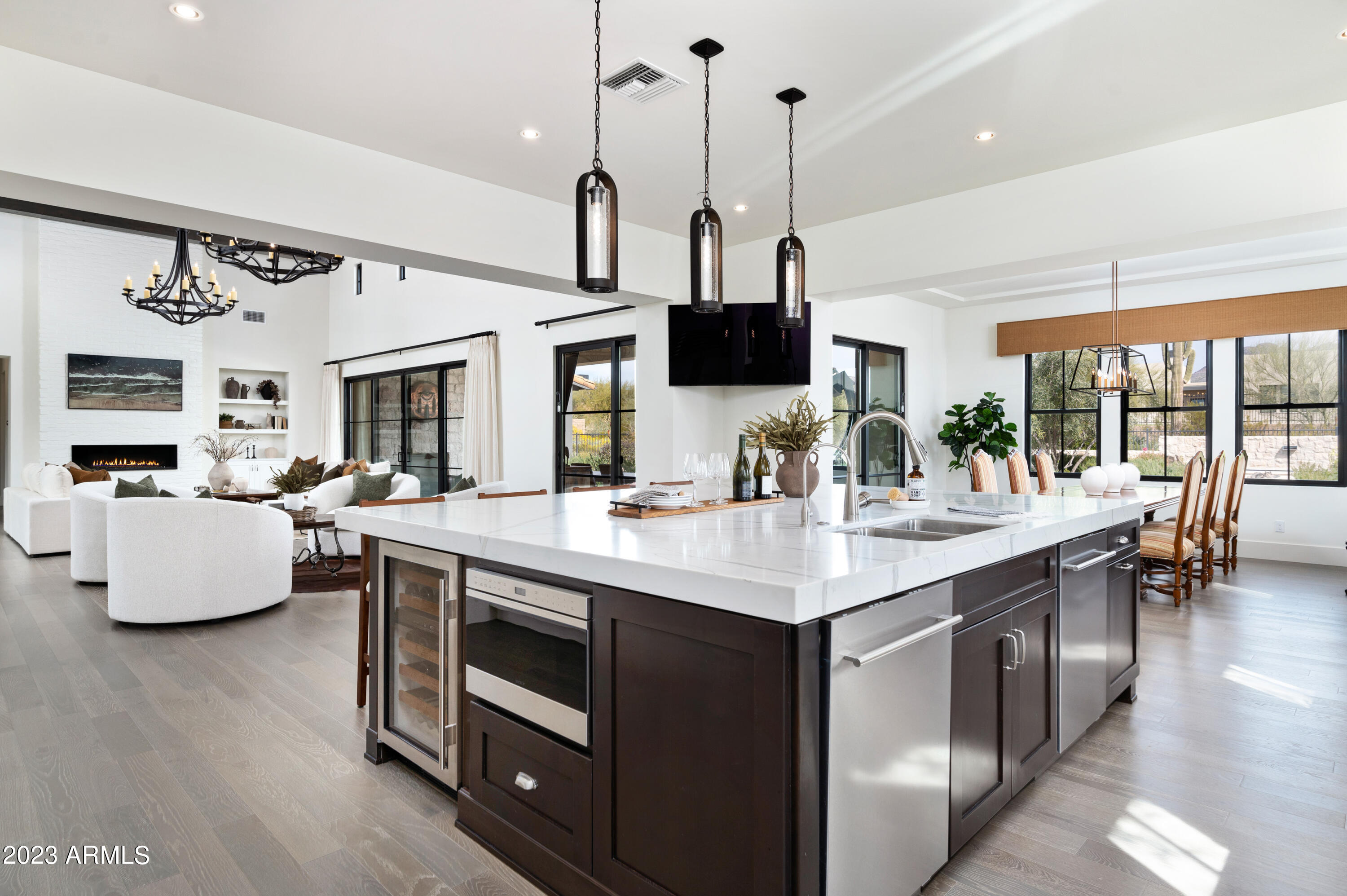 WHITE HORSE - Residential