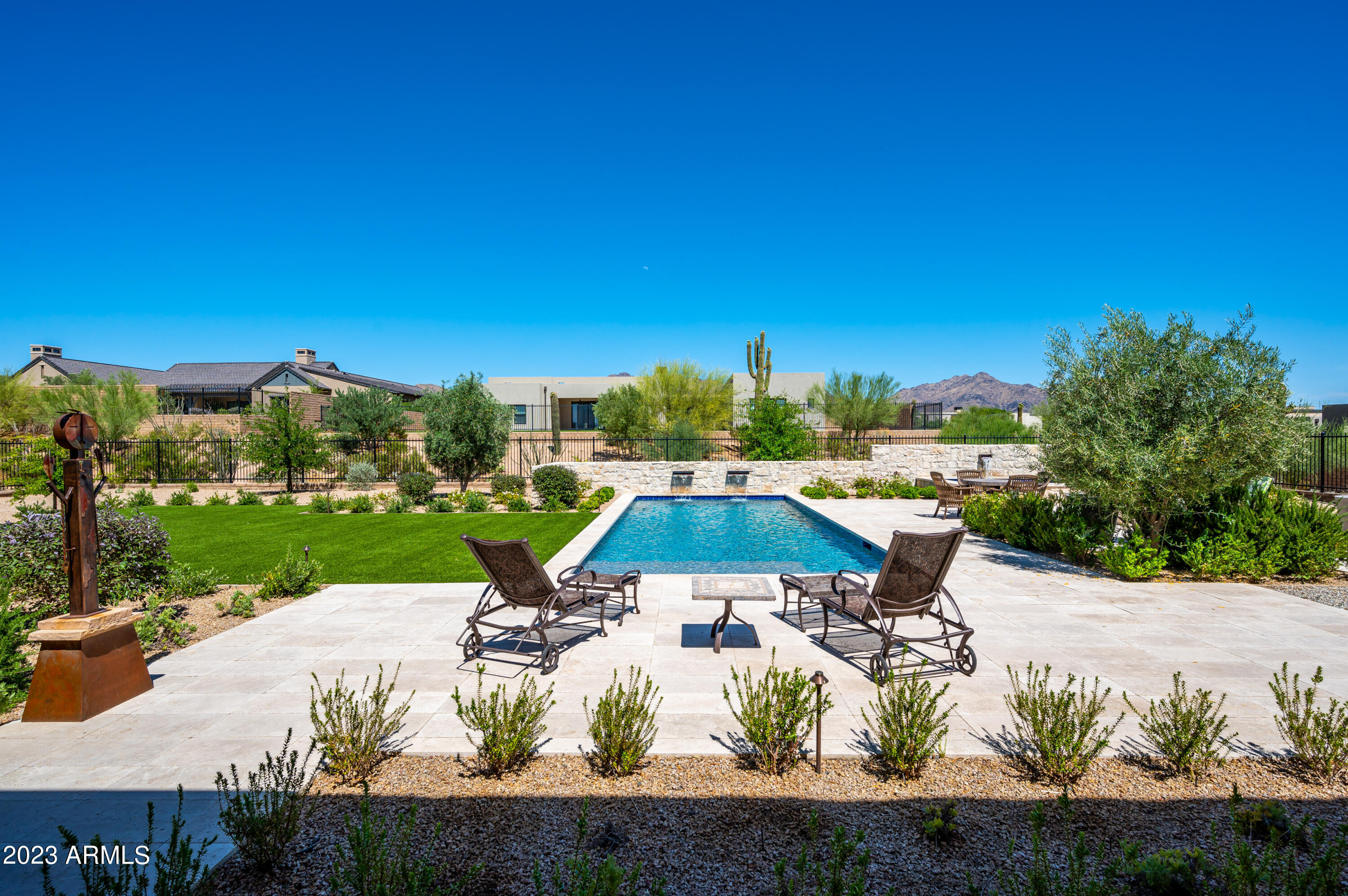 WHITE HORSE - Residential