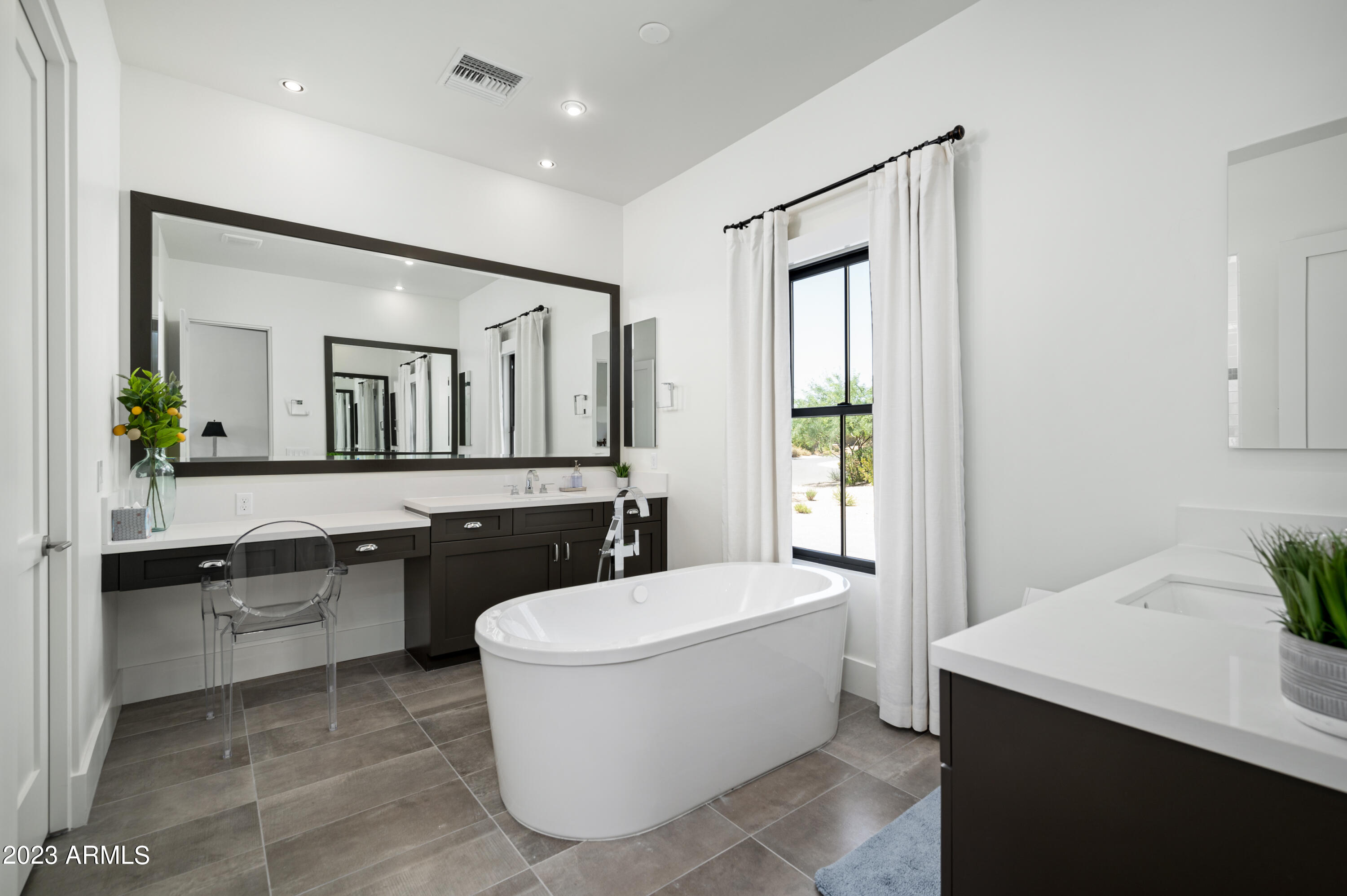 WHITE HORSE - Residential