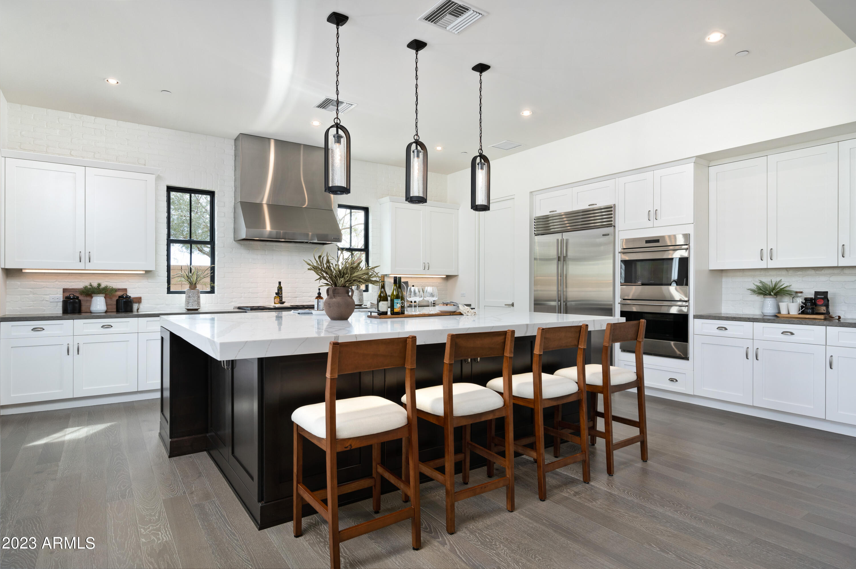 WHITE HORSE - Residential