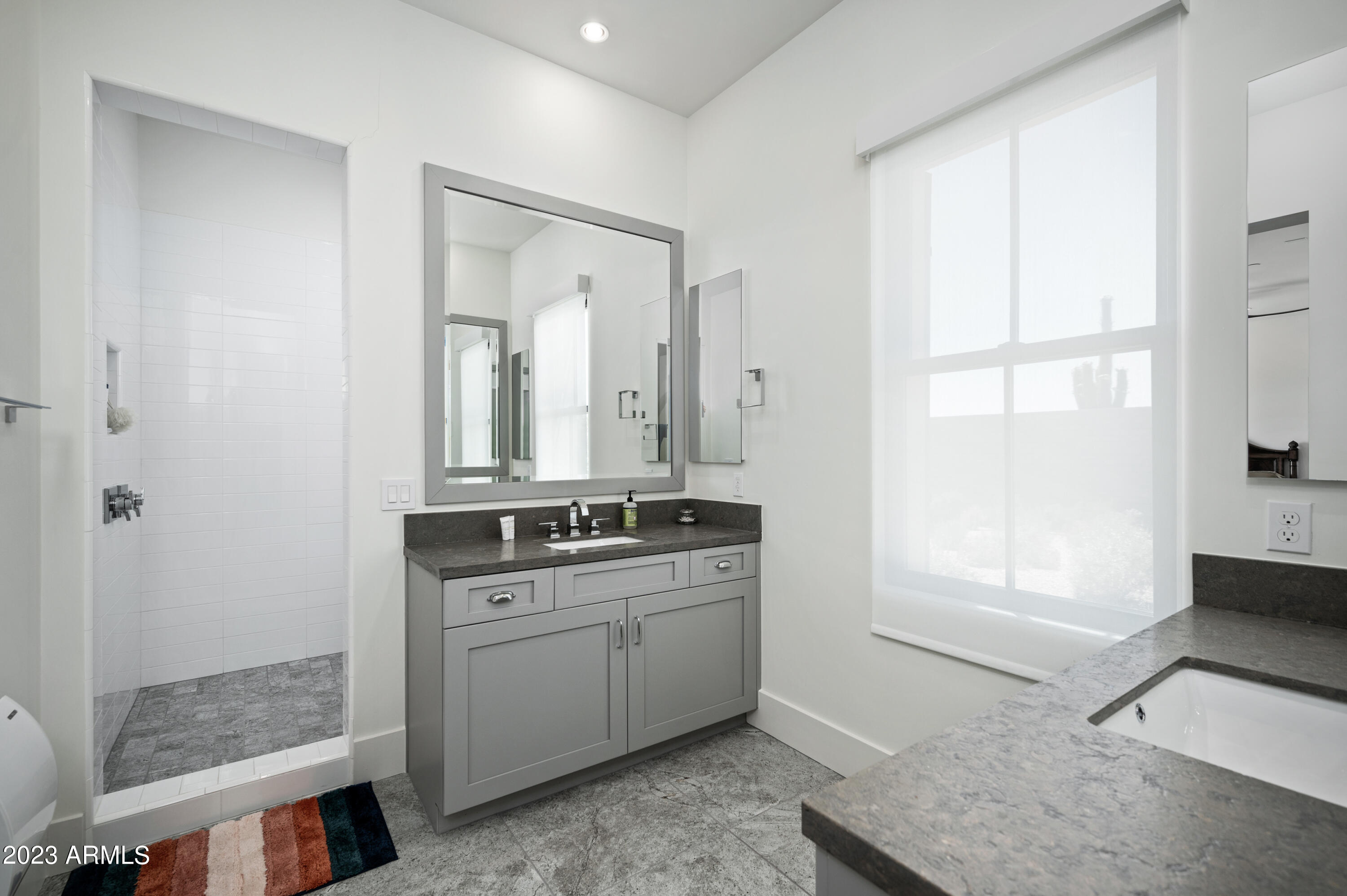 WHITE HORSE - Residential