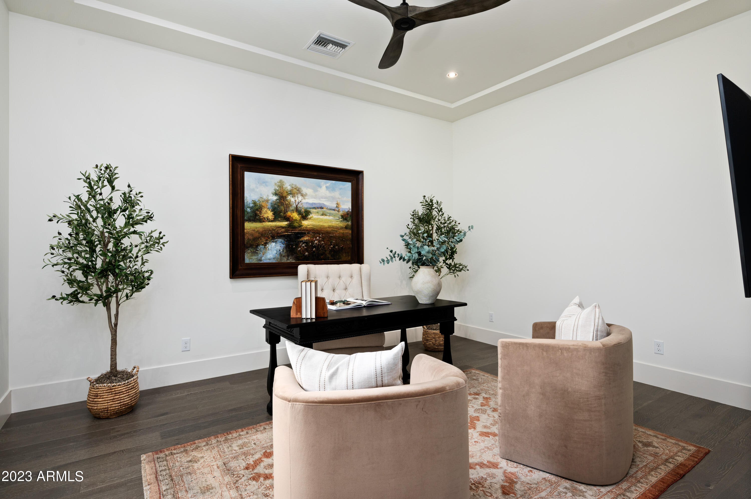 WHITE HORSE - Residential