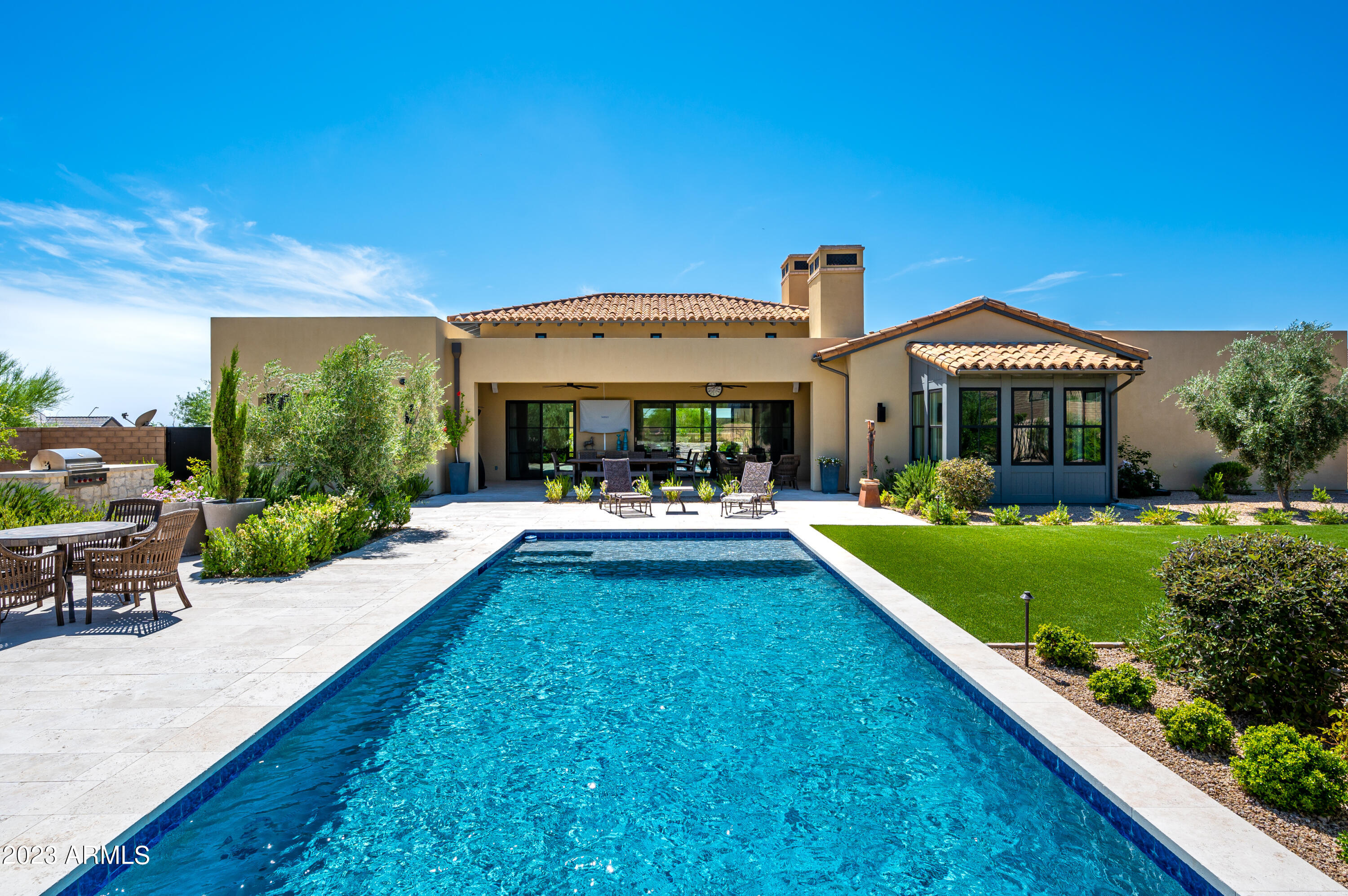 WHITE HORSE - Residential
