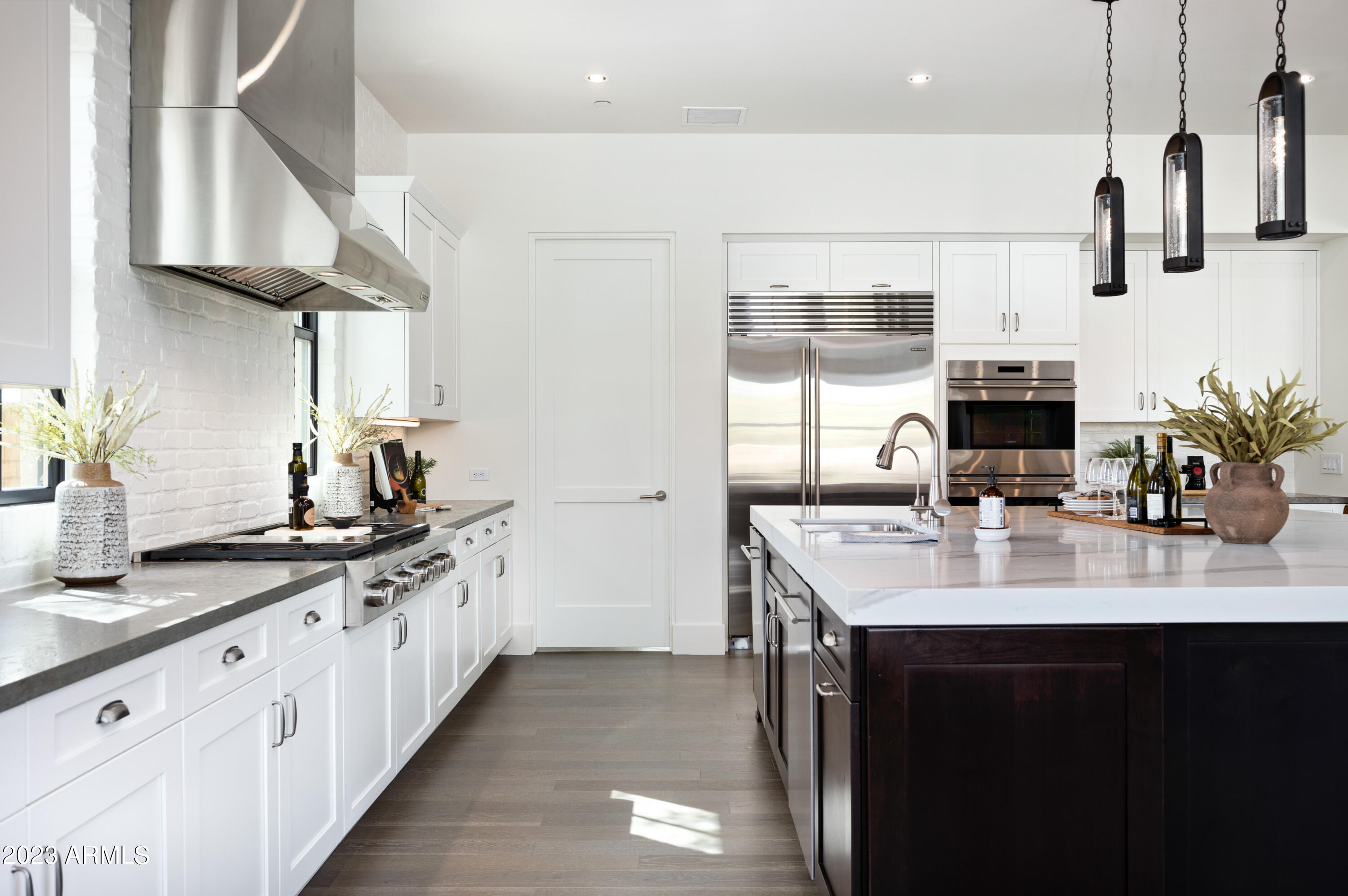 WHITE HORSE - Residential