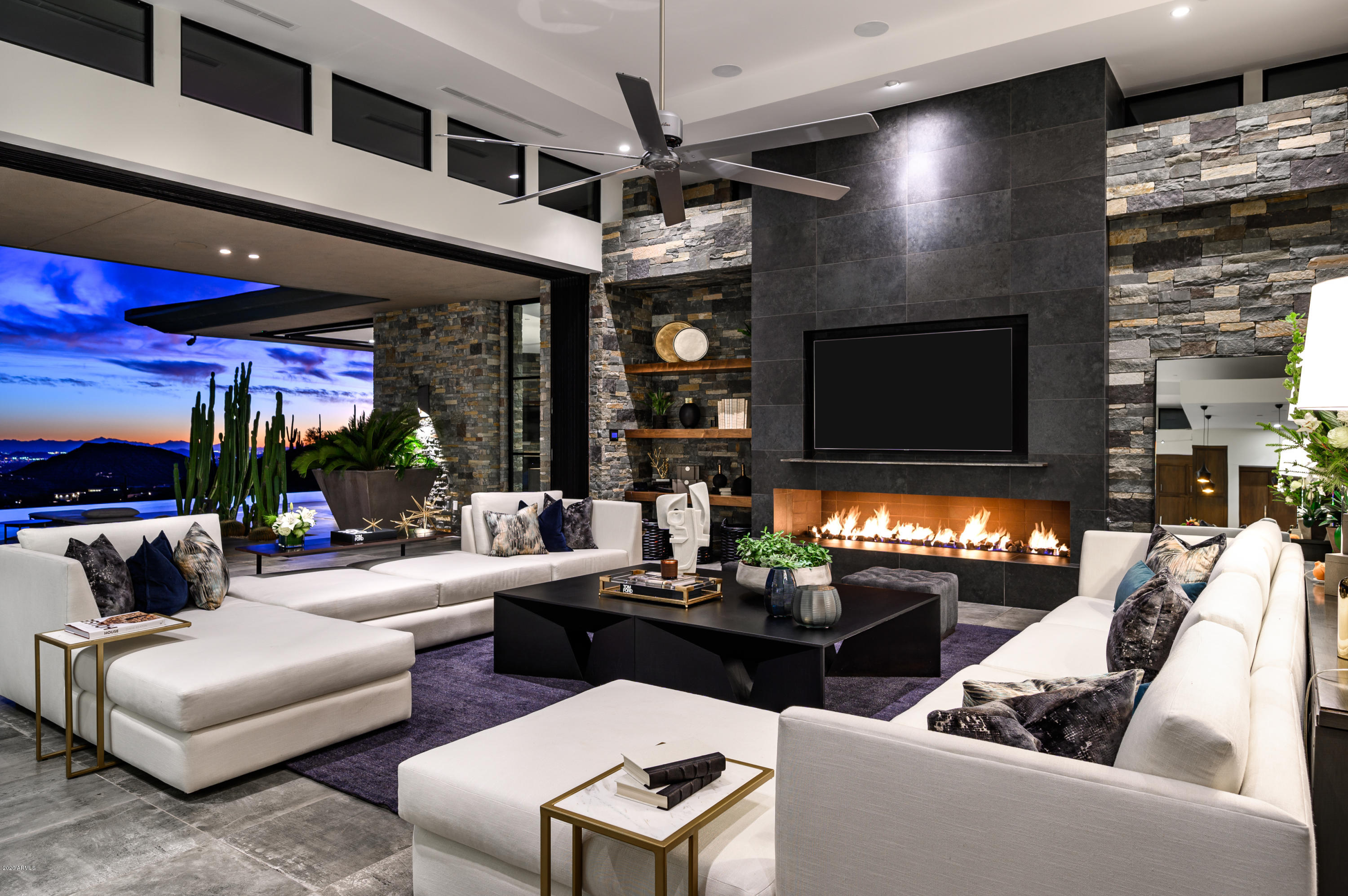DESERT MOUNTAIN - Residential