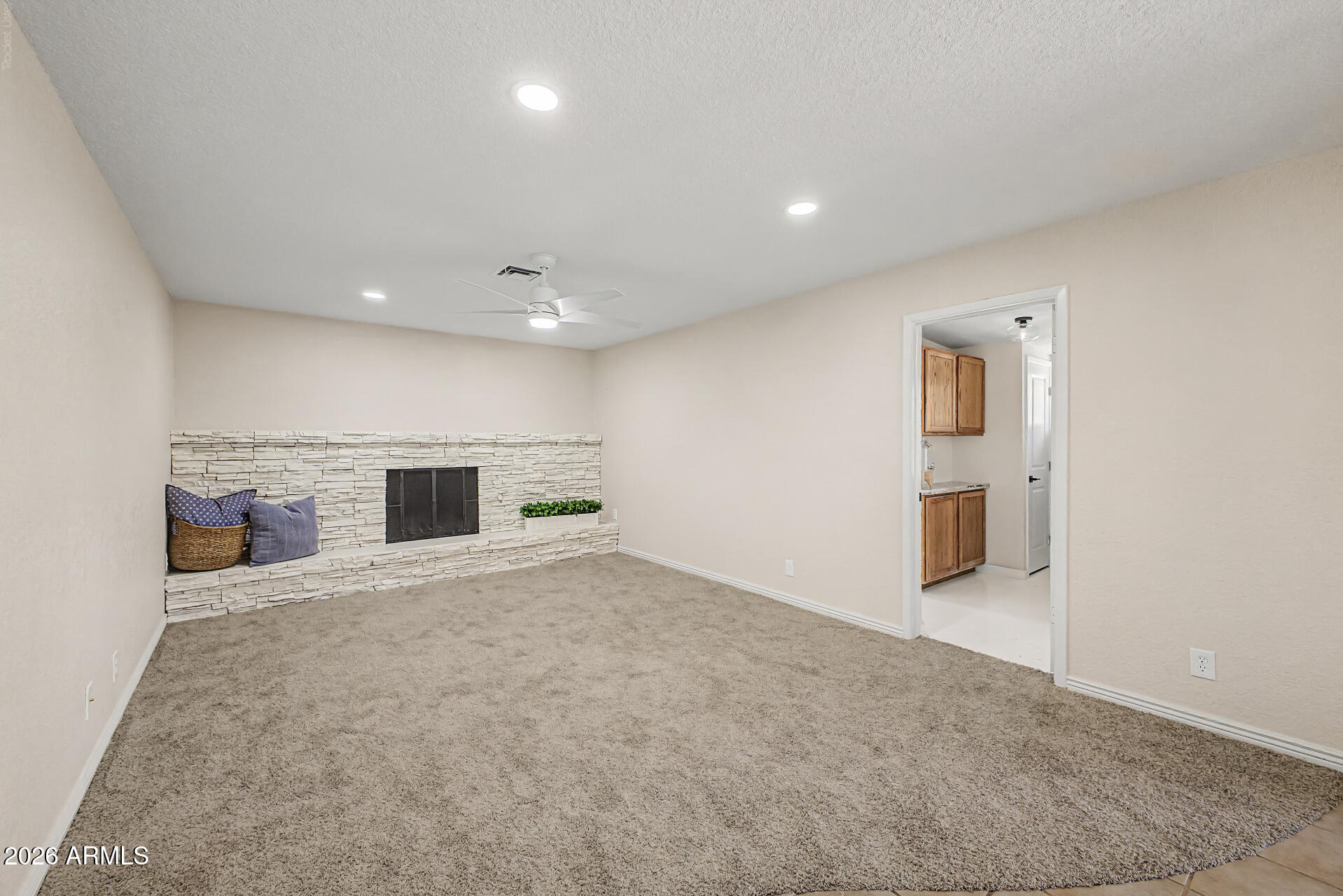 TIERRA ESTE PARK UNIT 2 - Residential