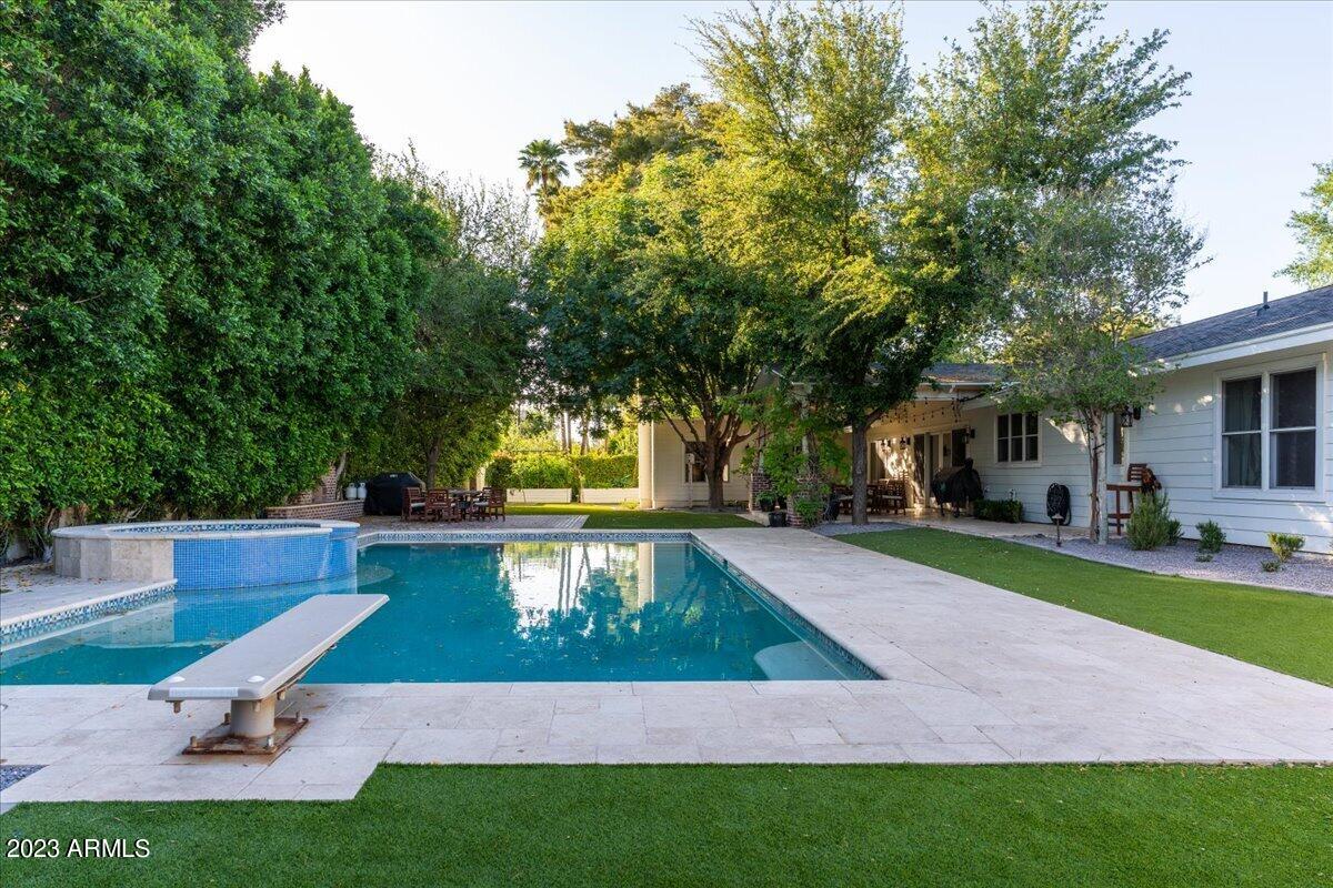 LAFAYETTE VILLA 5 - Residential
