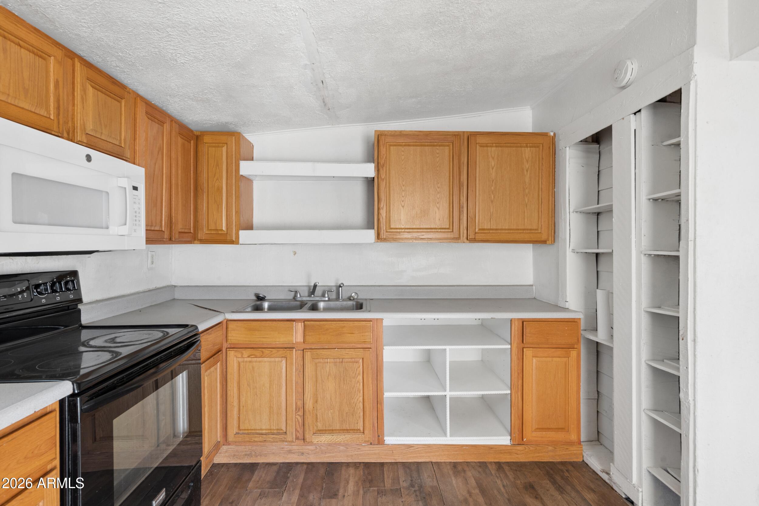 MYERS HOMESTIES 1ST UNIT - Residential