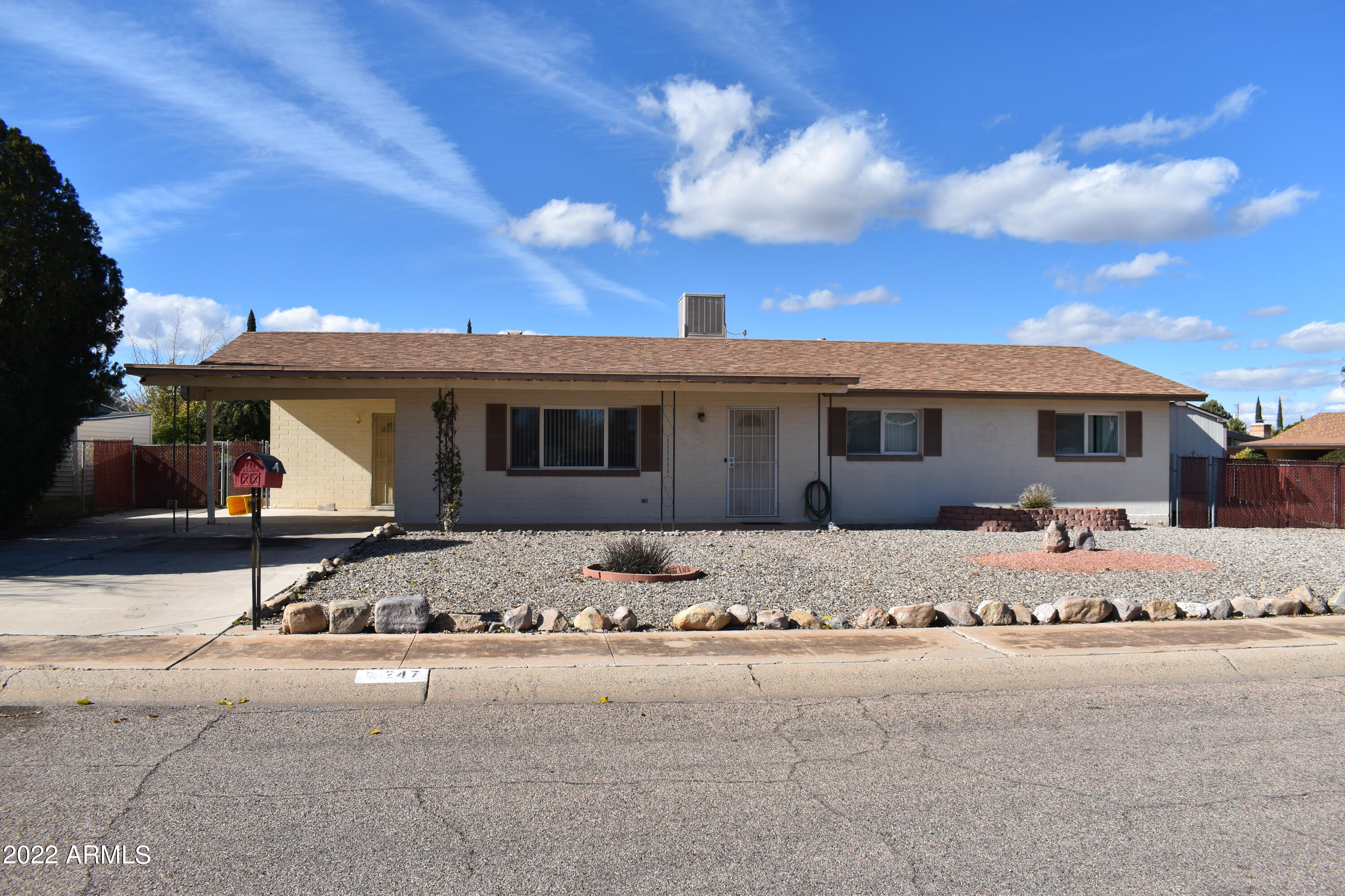 ADORABLE AND SPACIOUS!!
This LOVED home is perfect for entertaining. Large updated kitchen with extra cabinet storage, family room, beautiful fireplace, bar and covered back patio with easy care yards and a large dining space all located on a corner lot. Just minutes to what Sierra Vista and Fort Huachuca have to offer! You will not want to miss out on the chance to call this HOME!