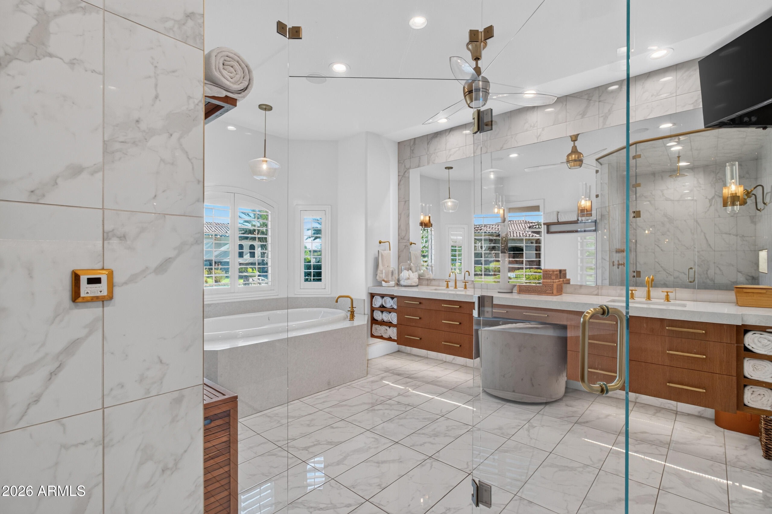 WHITEWING AT HIGLEY - Residential