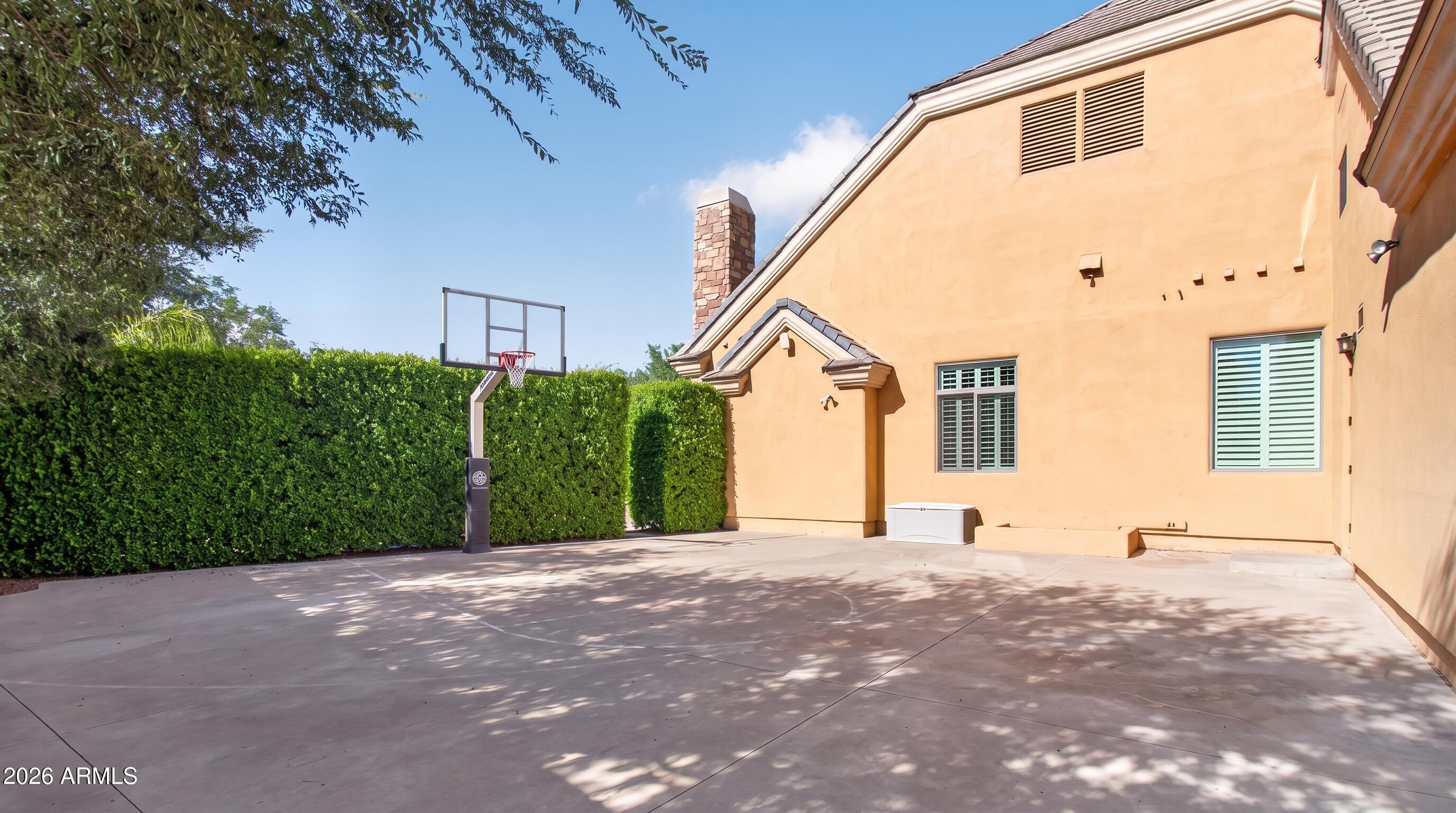 WHITEWING AT HIGLEY - Residential