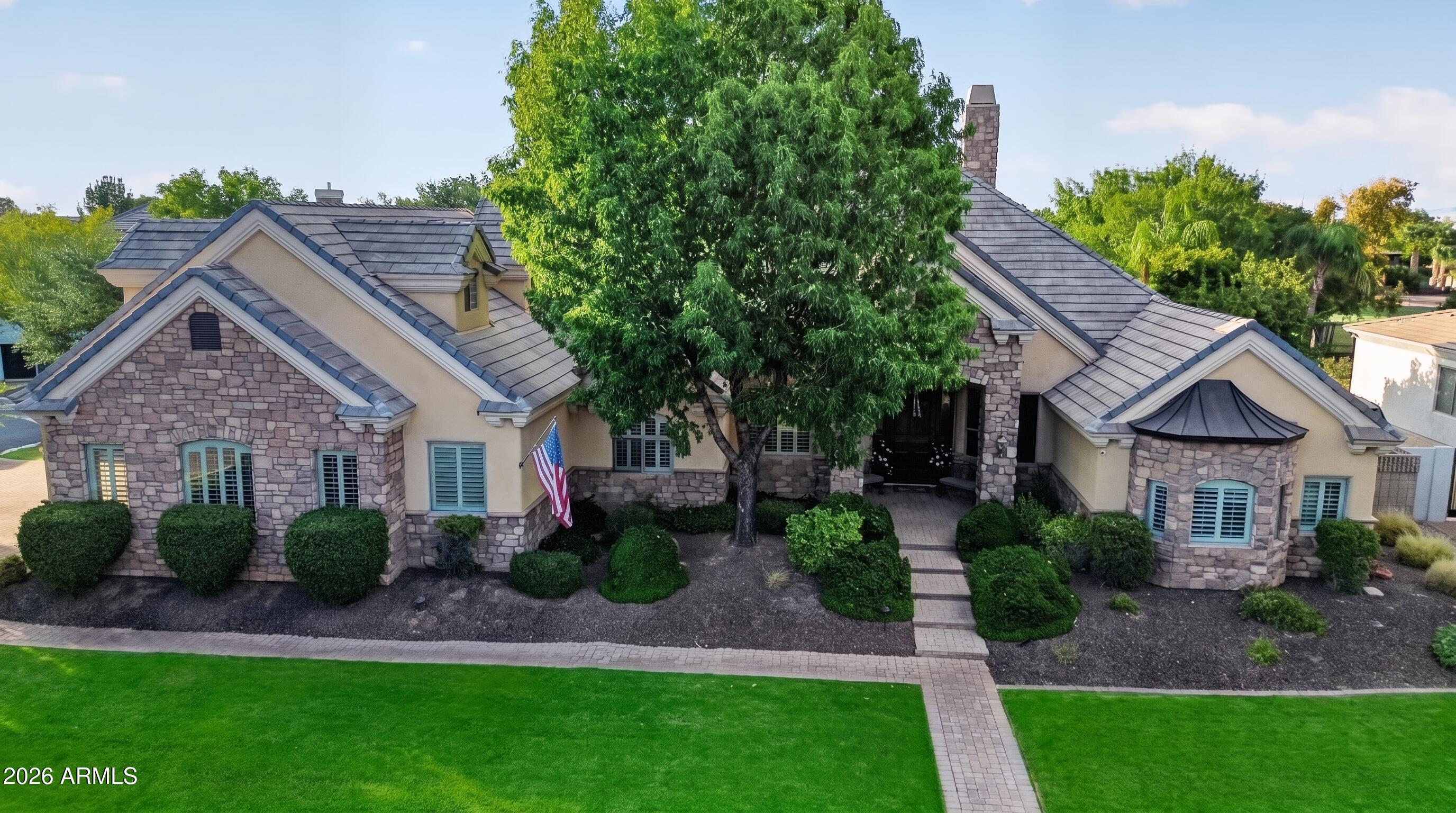 WHITEWING AT HIGLEY - Residential