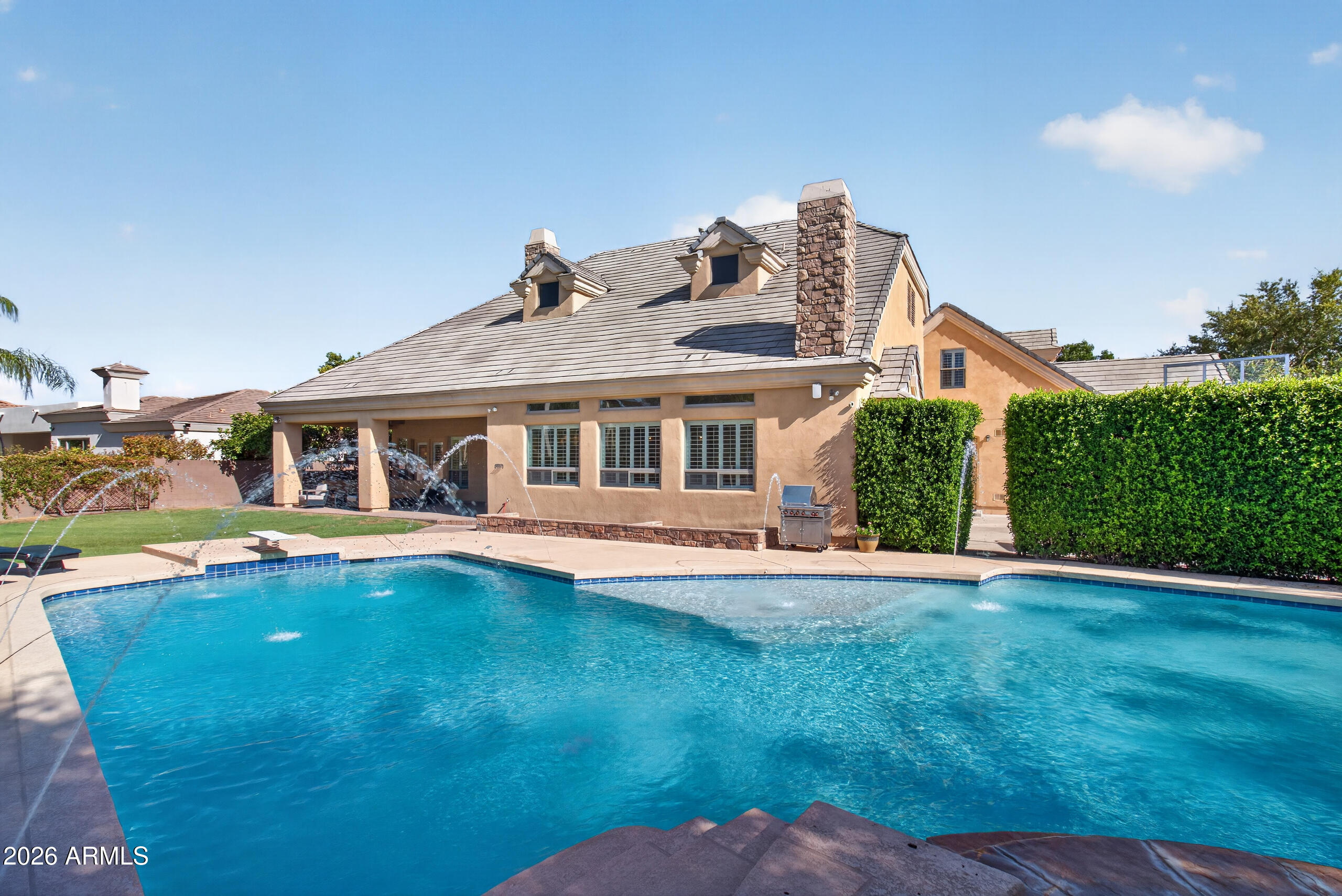 WHITEWING AT HIGLEY - Residential