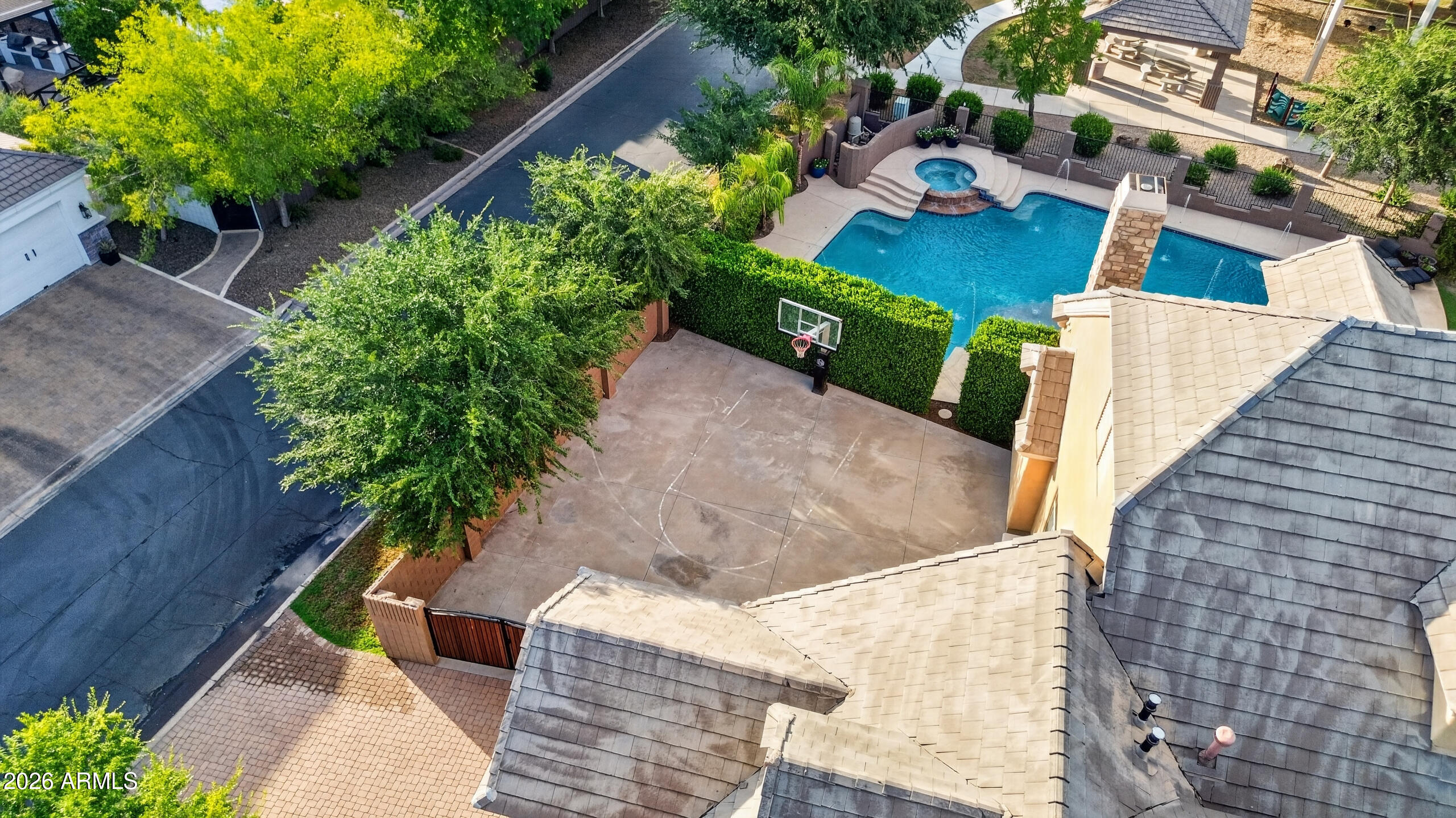 WHITEWING AT HIGLEY - Residential