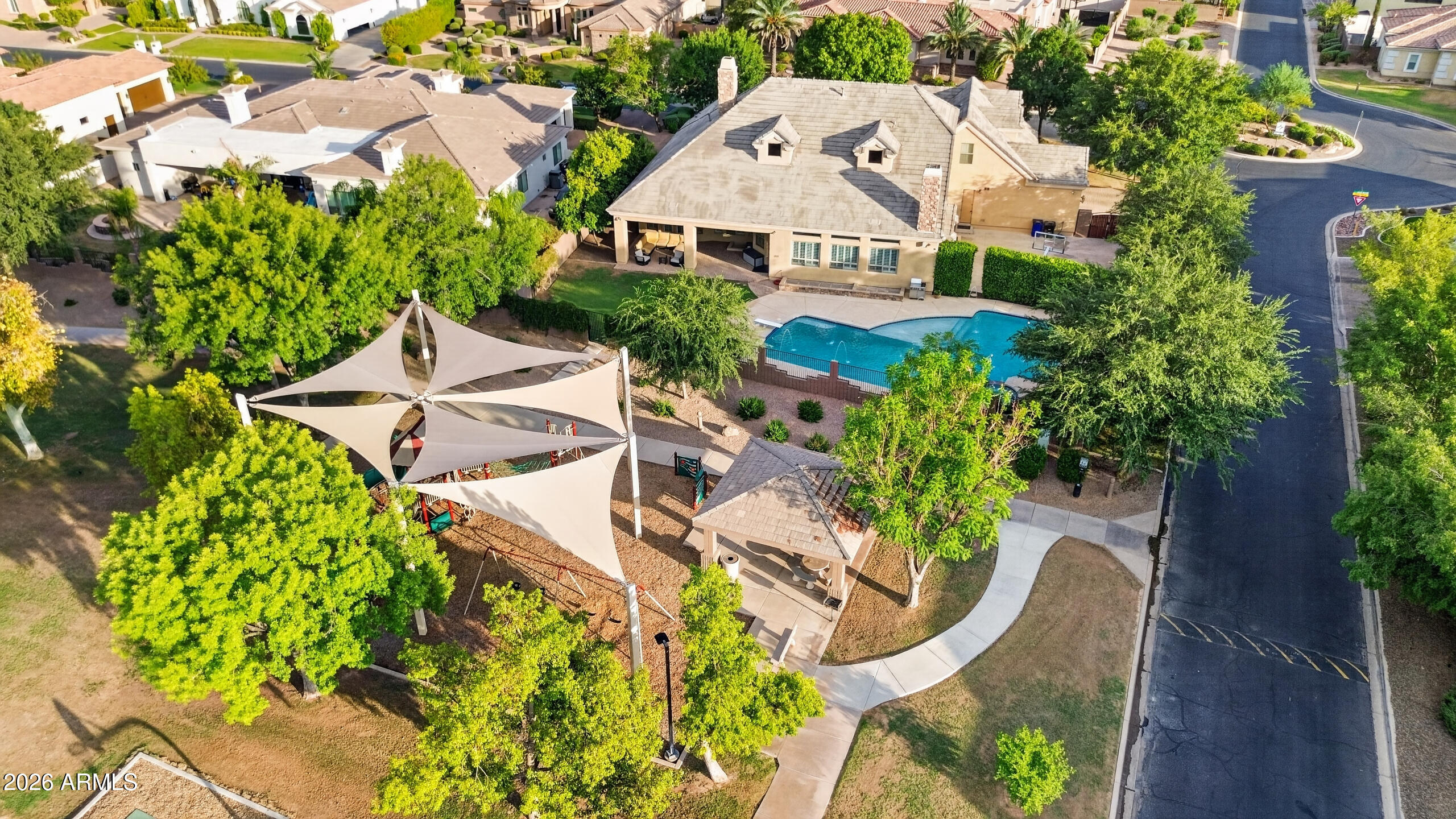 WHITEWING AT HIGLEY - Residential