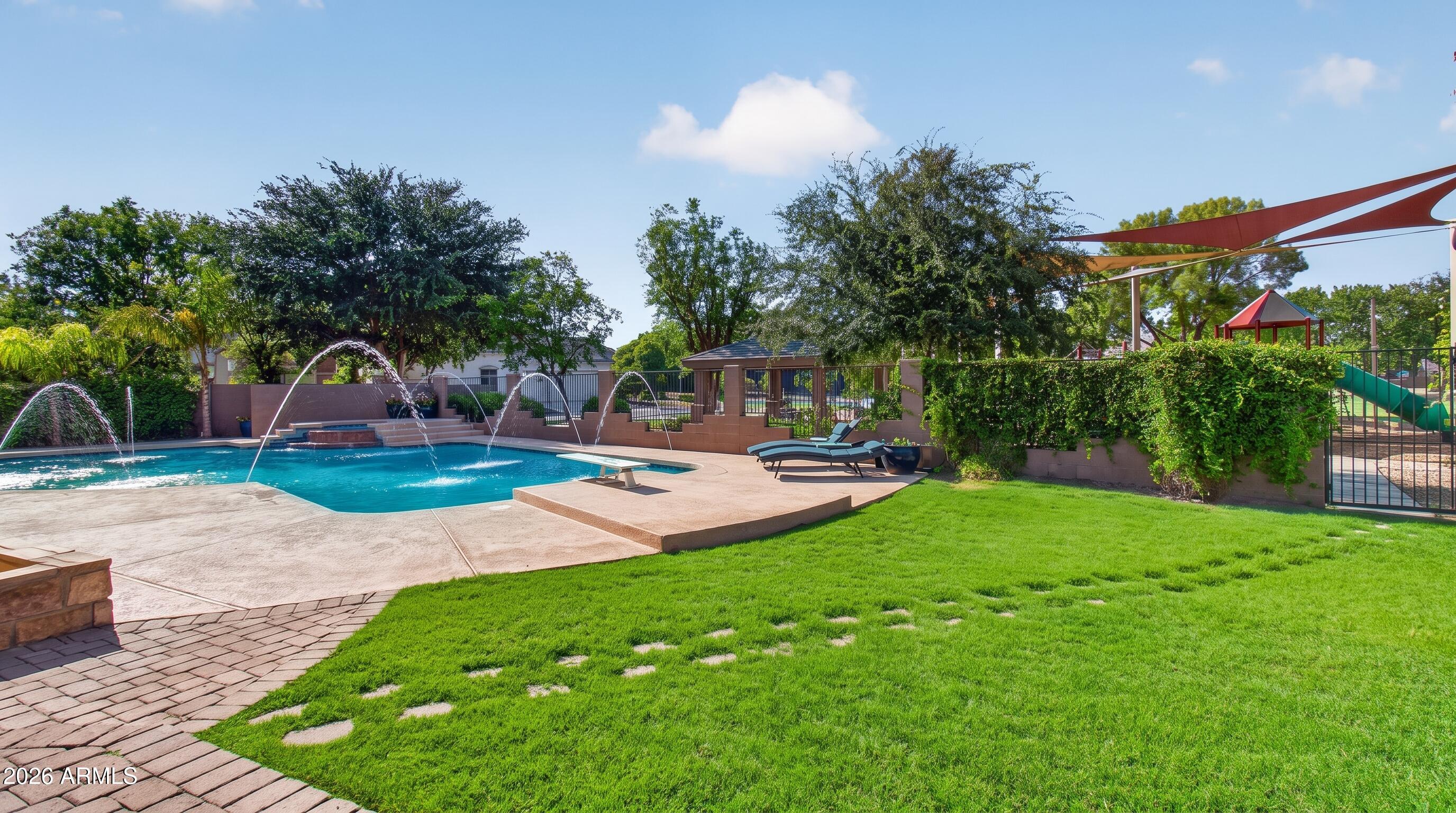 WHITEWING AT HIGLEY - Residential
