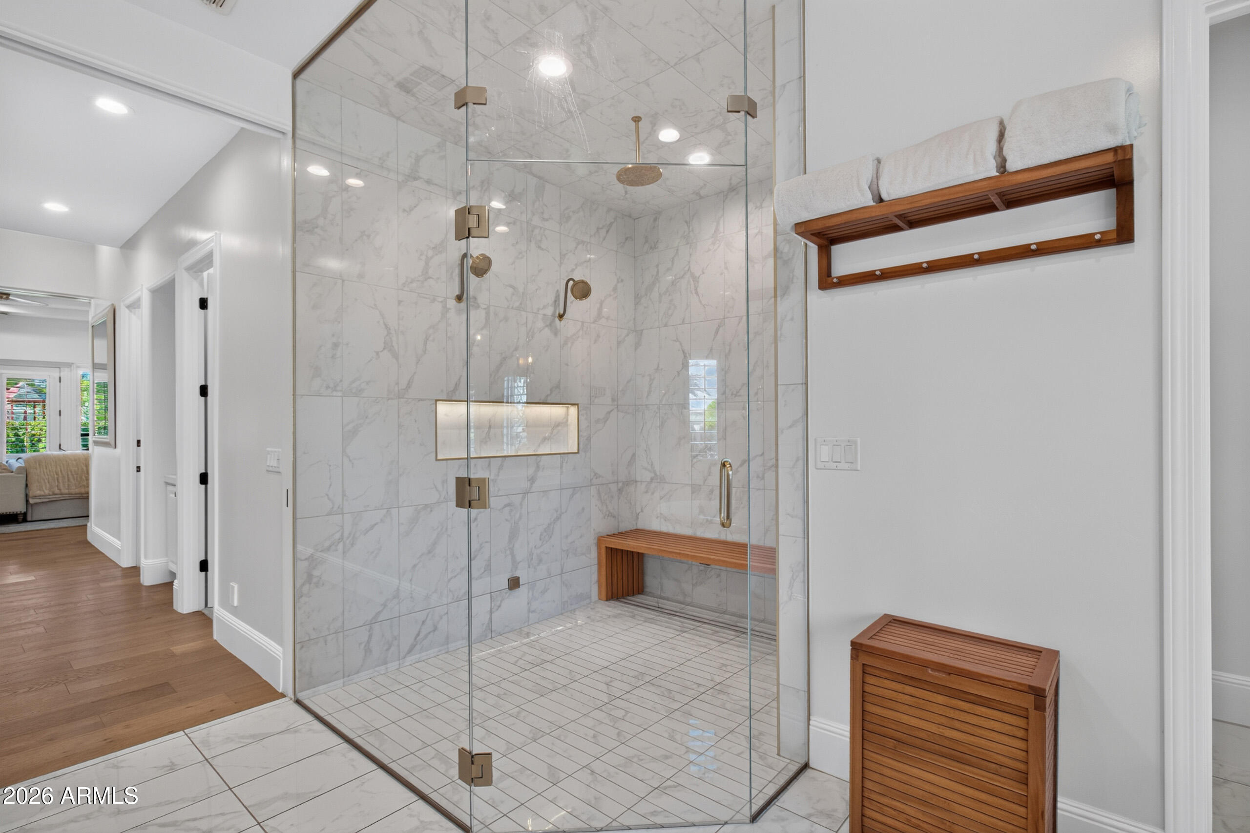 WHITEWING AT HIGLEY - Residential