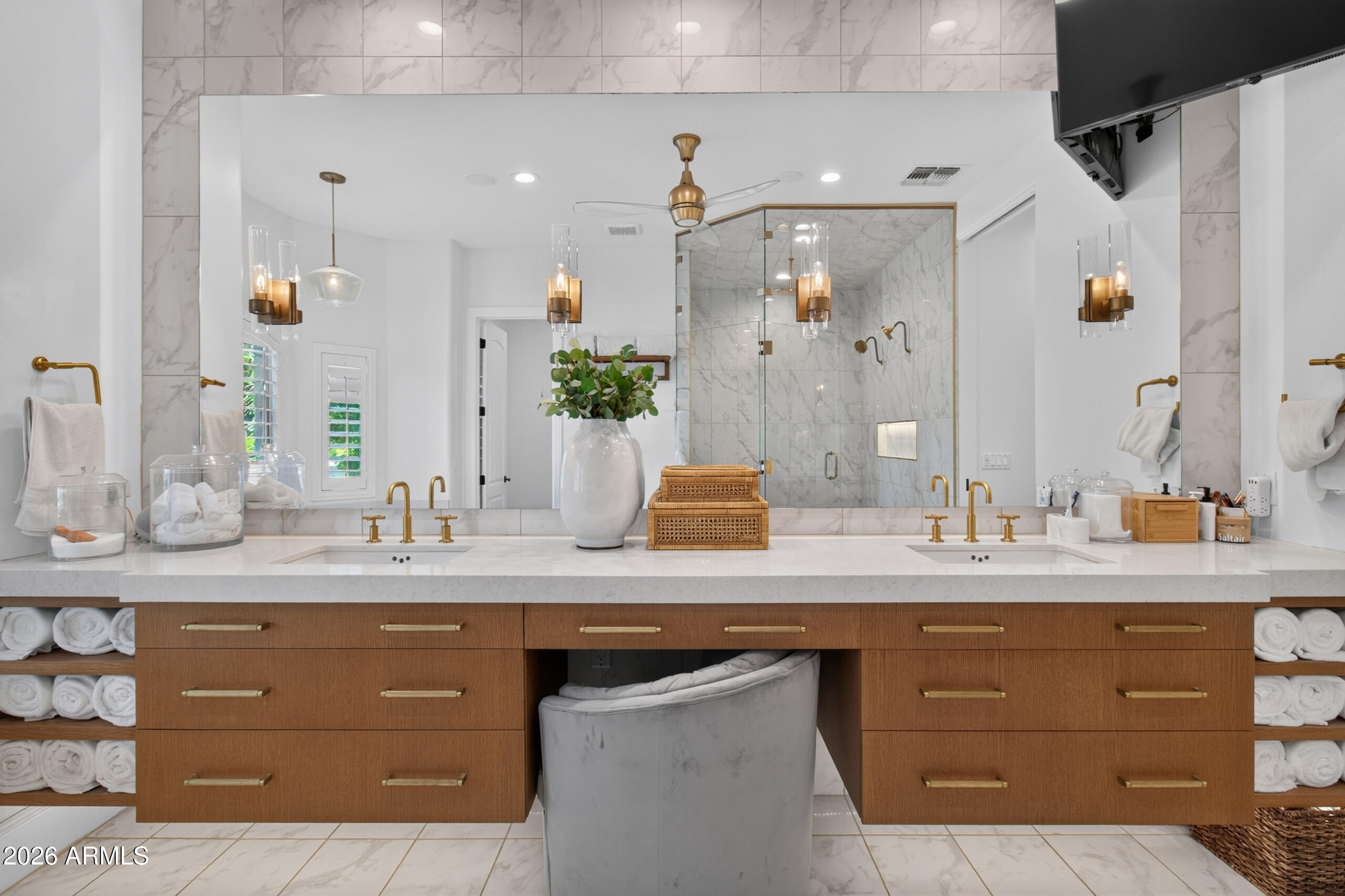 WHITEWING AT HIGLEY - Residential