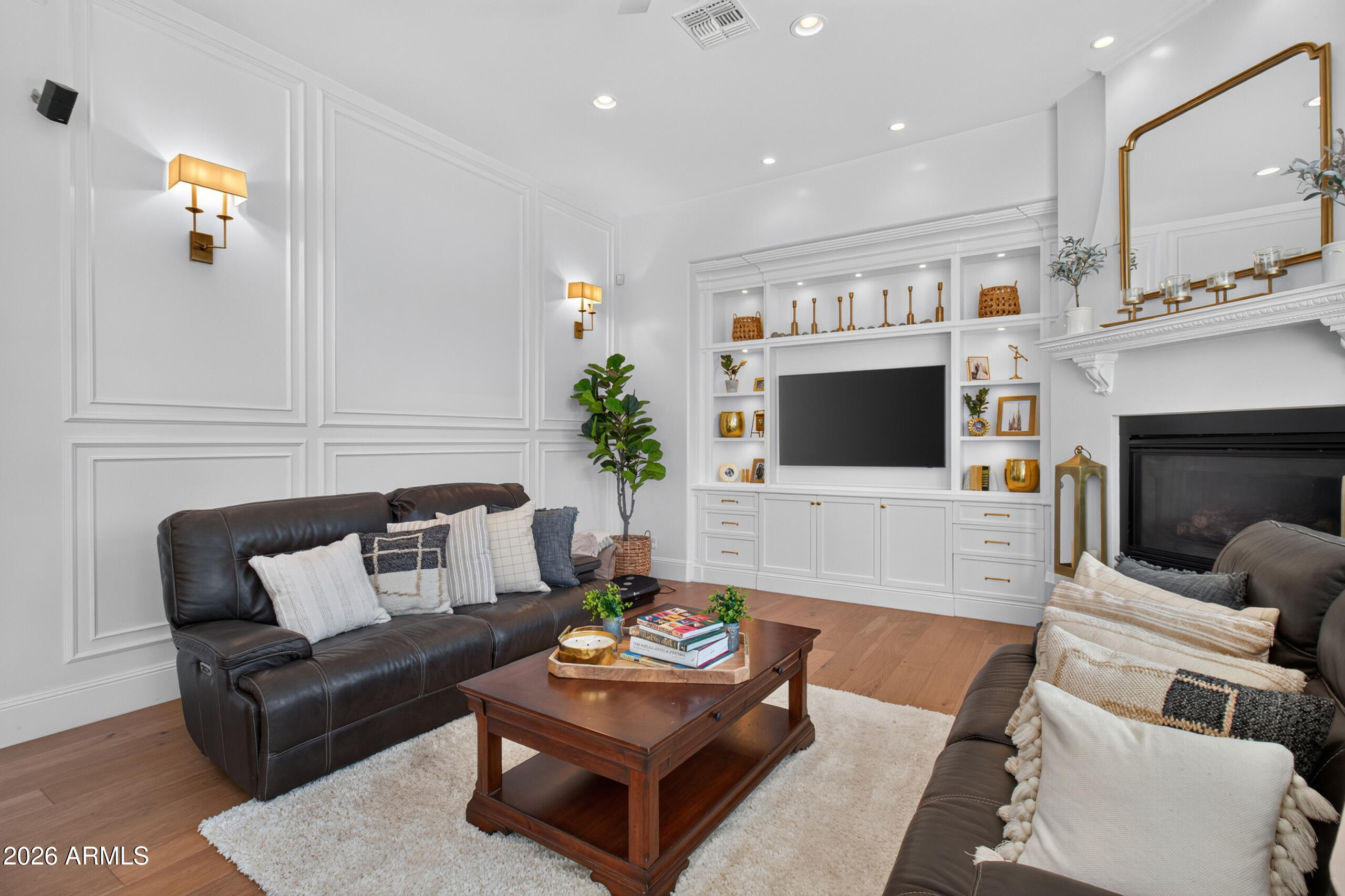 WHITEWING AT HIGLEY - Residential
