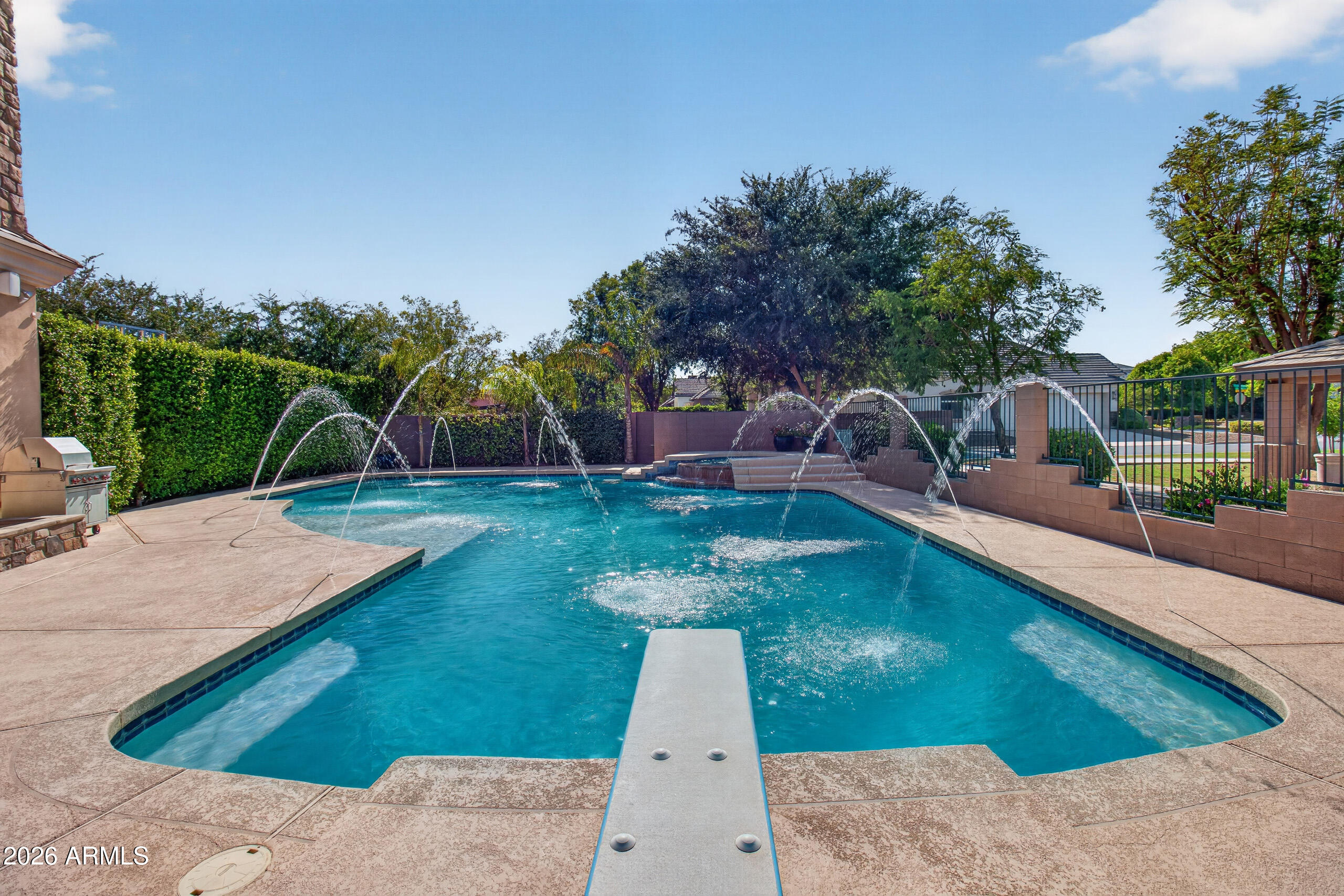WHITEWING AT HIGLEY - Residential