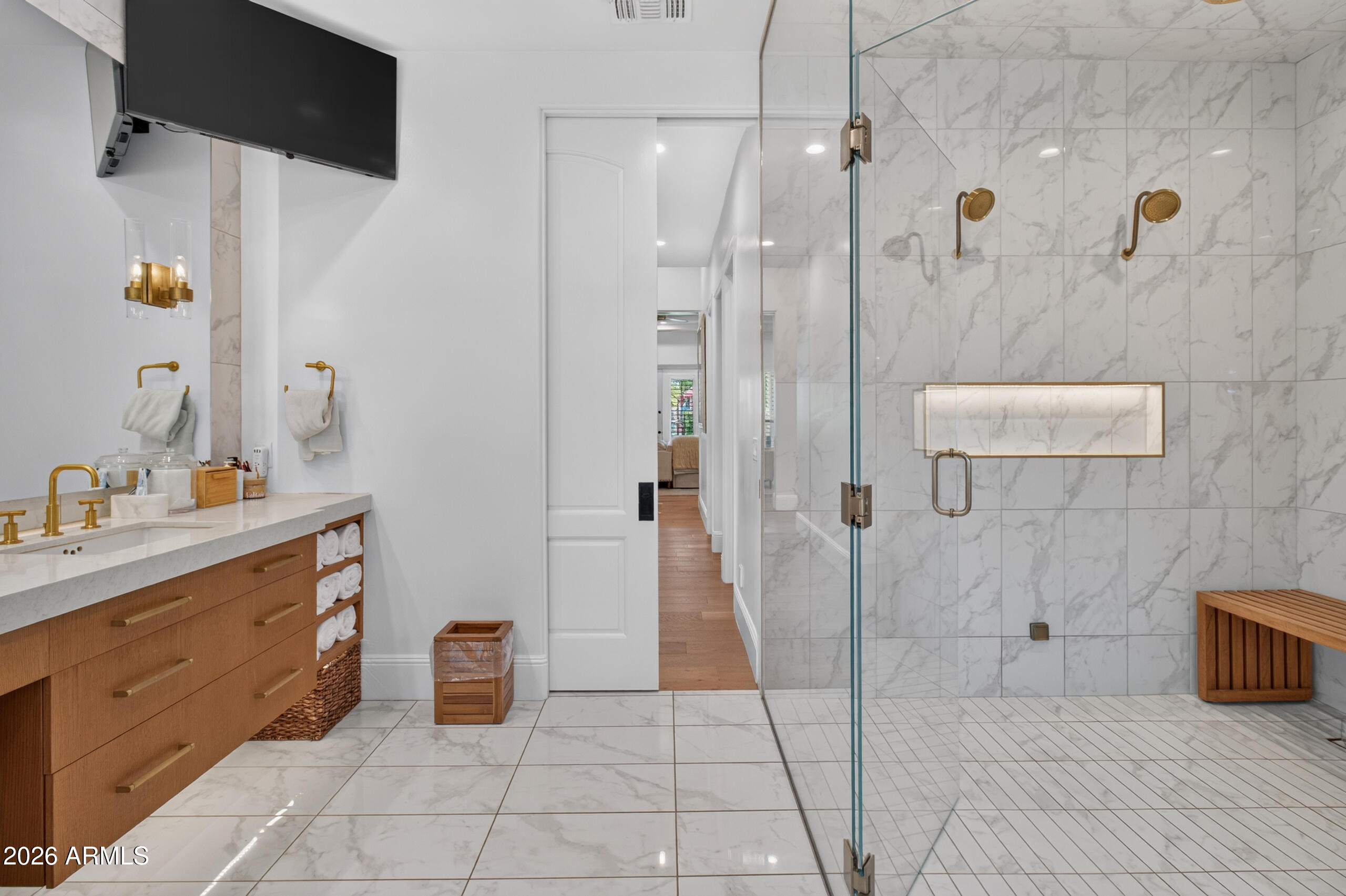 WHITEWING AT HIGLEY - Residential