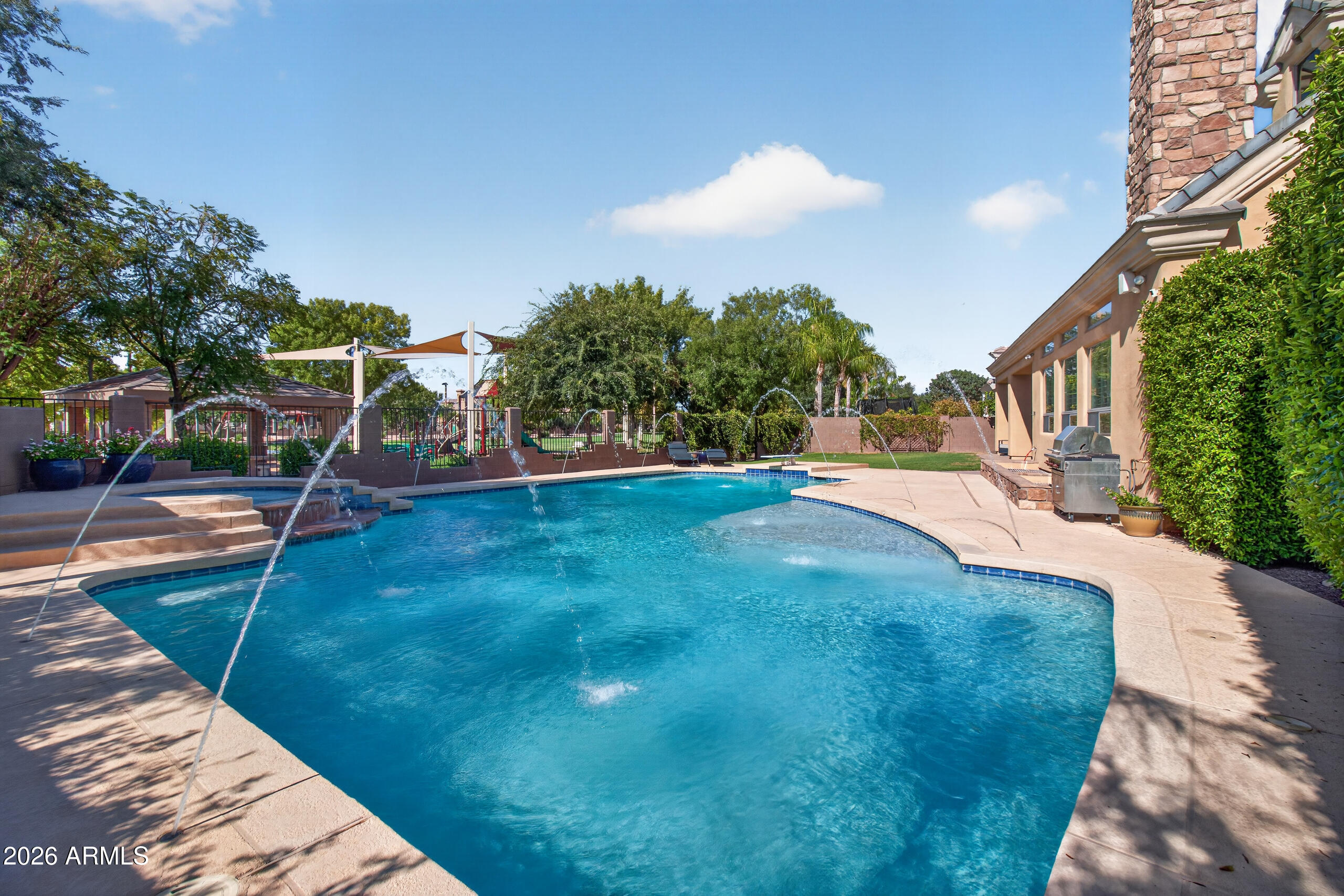 WHITEWING AT HIGLEY - Residential